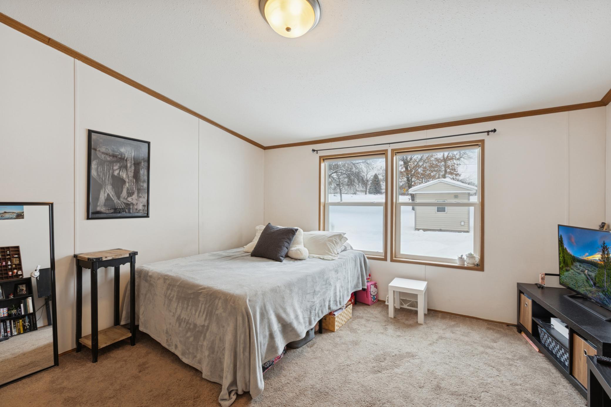2207 Robin Lane