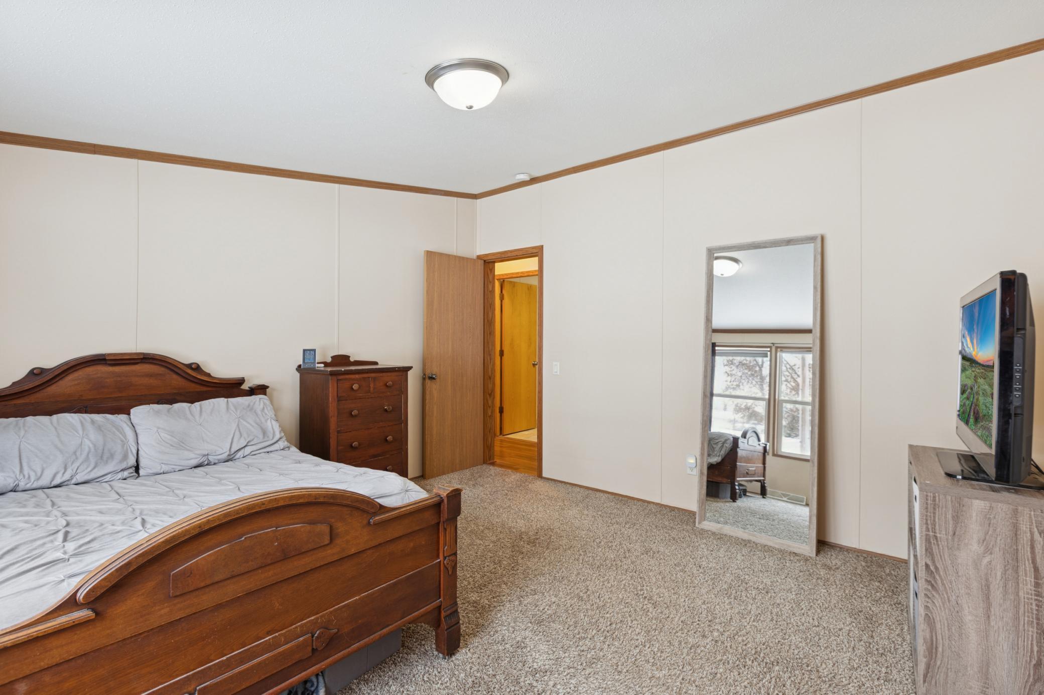 2207 Robin Lane