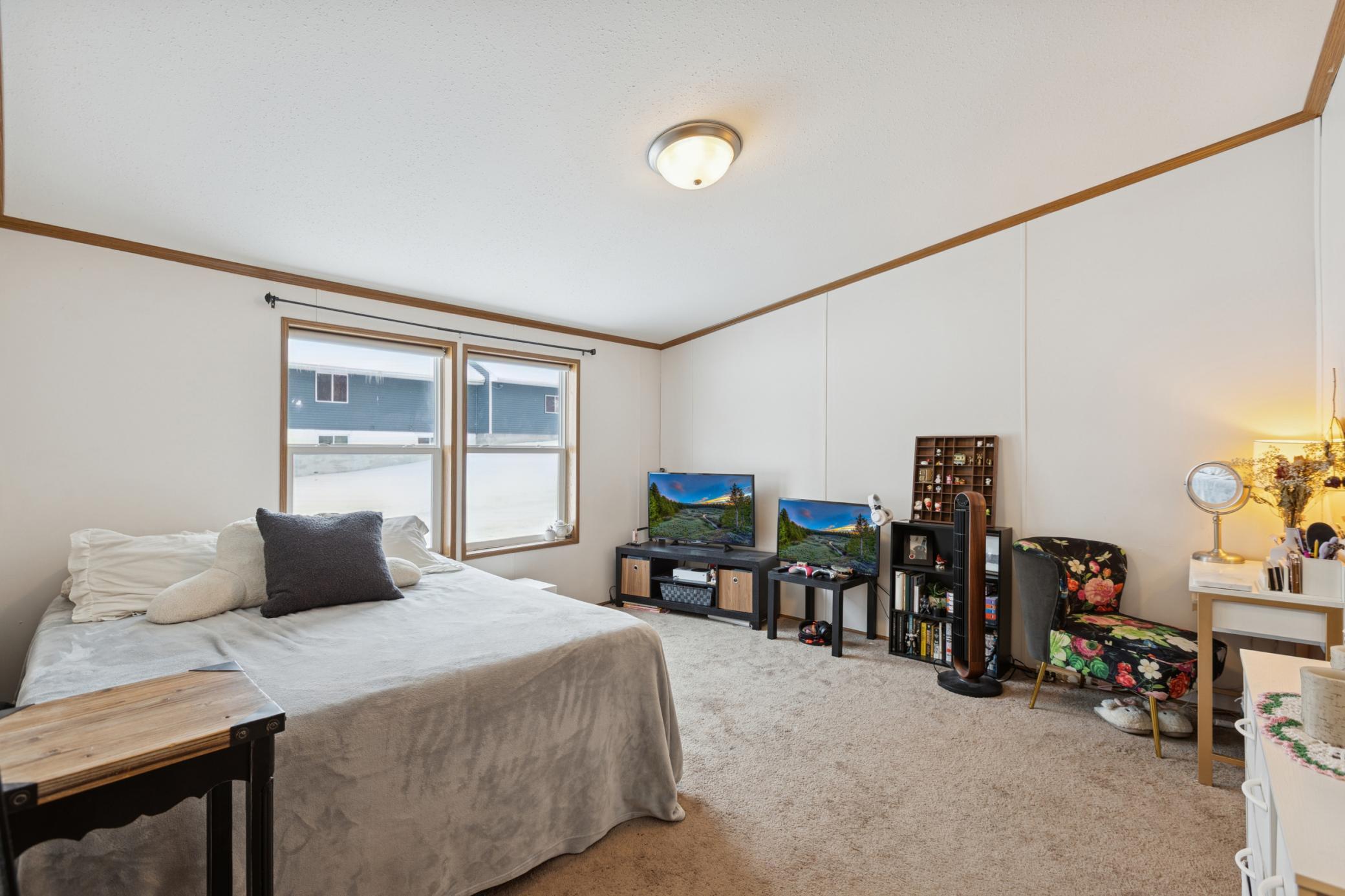 2207 Robin Lane