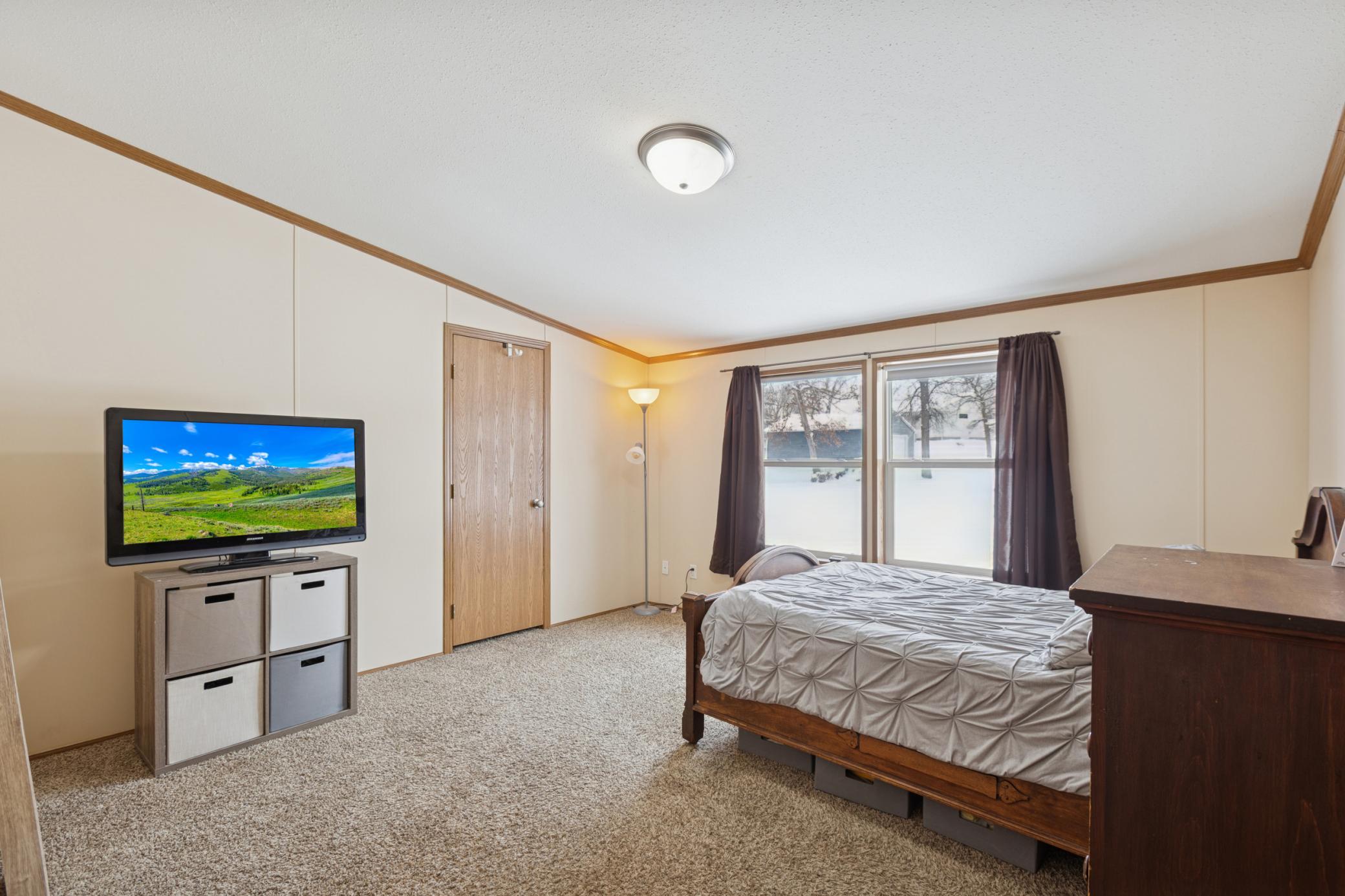 2207 Robin Lane