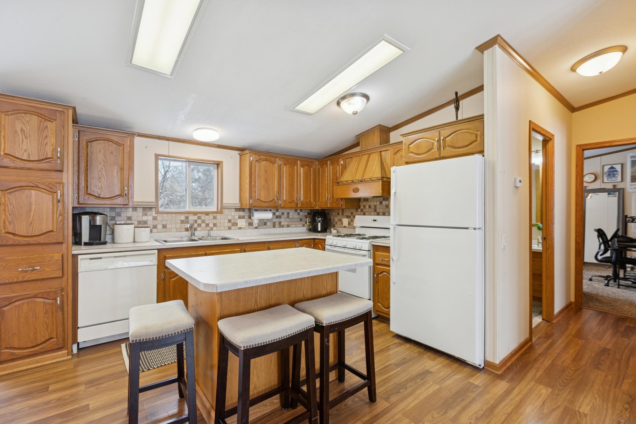 2207 Robin Lane