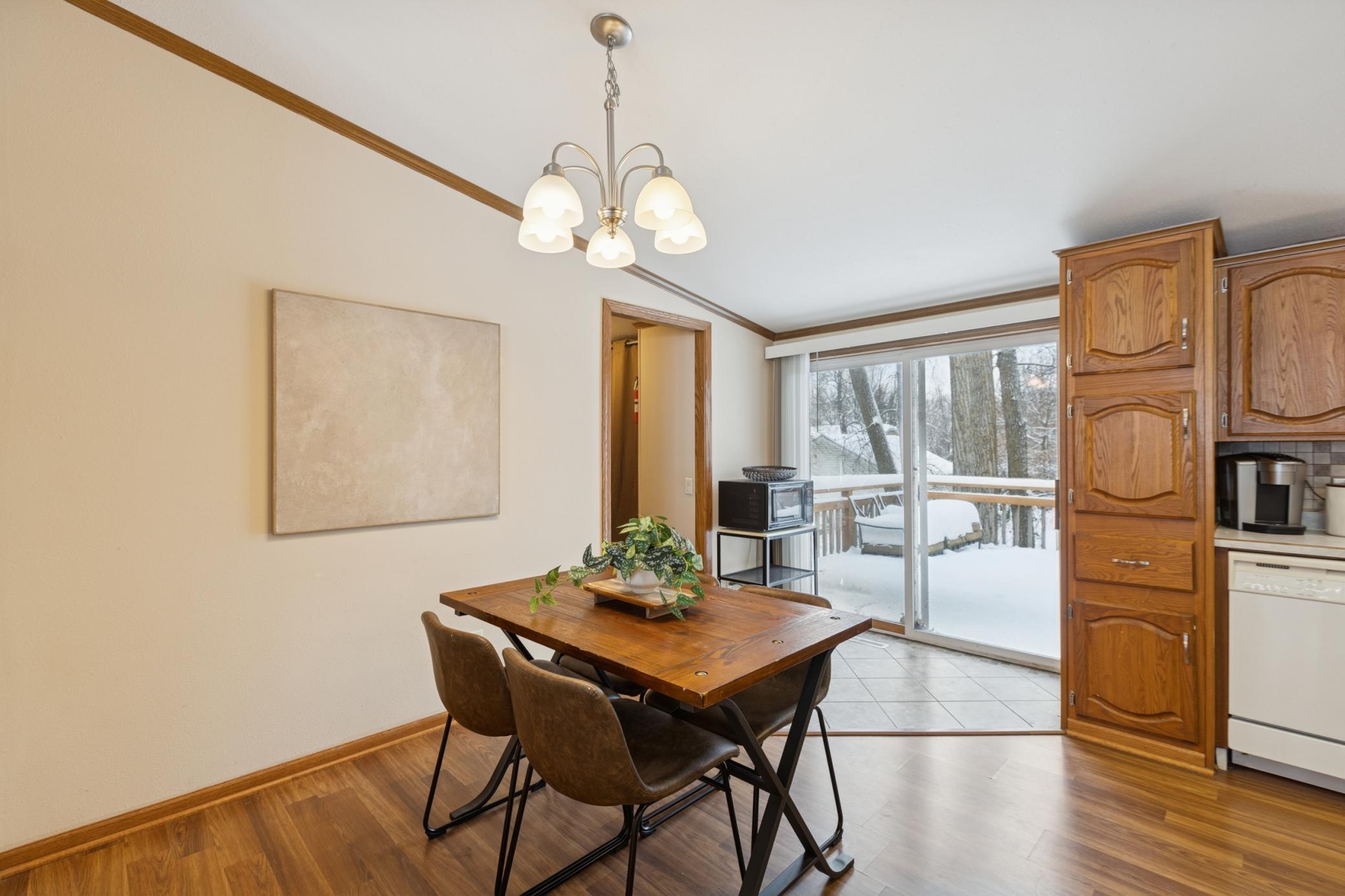 2207 Robin Lane