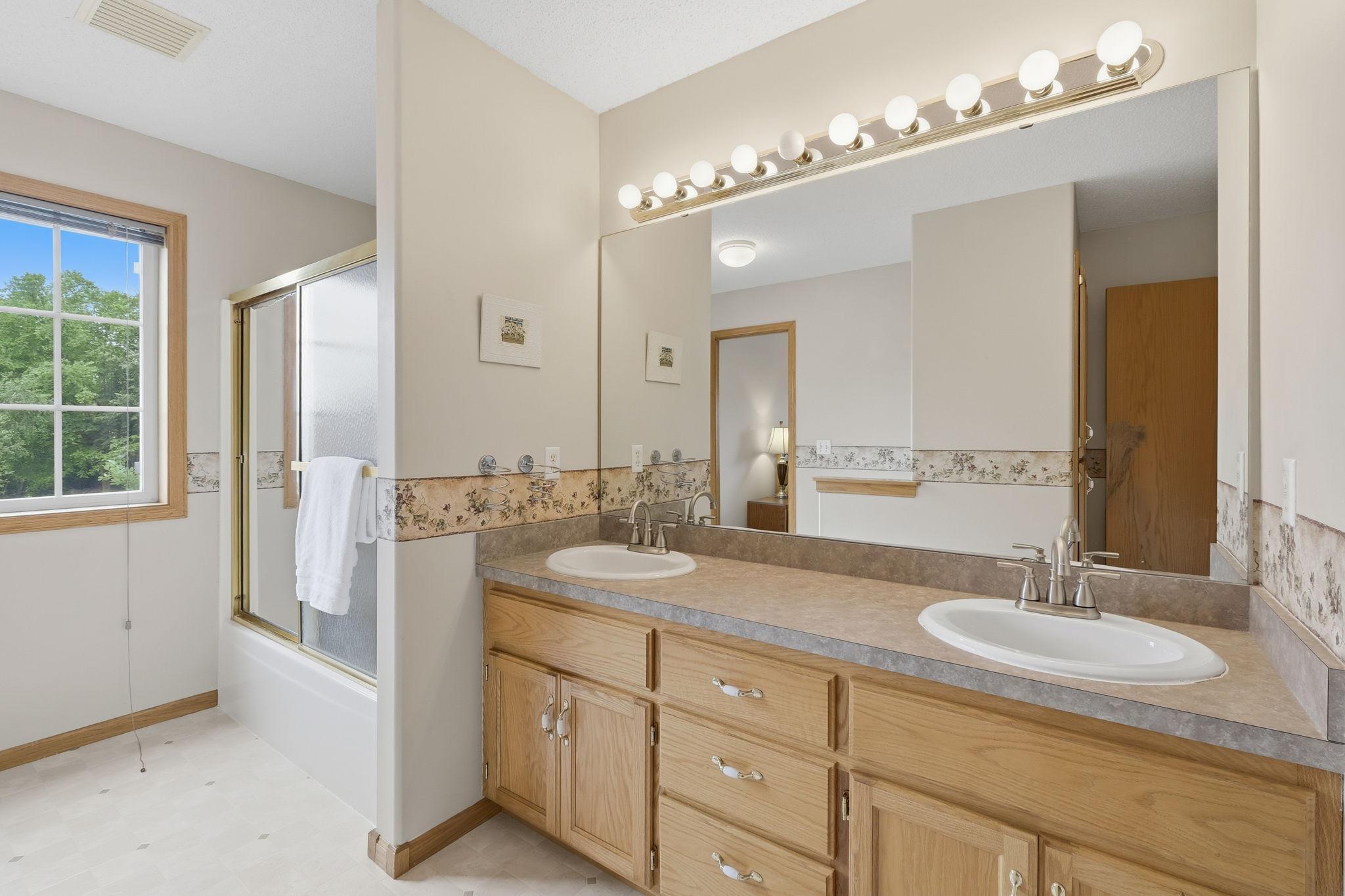 4512 Mcallister Avenue NE