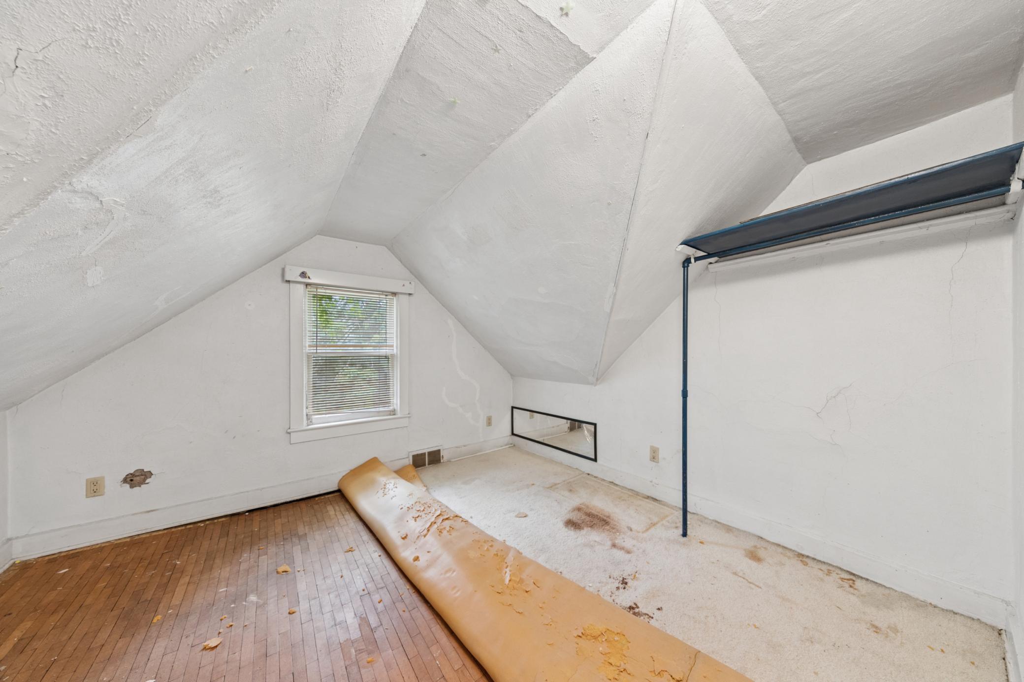1087 Matilda Street