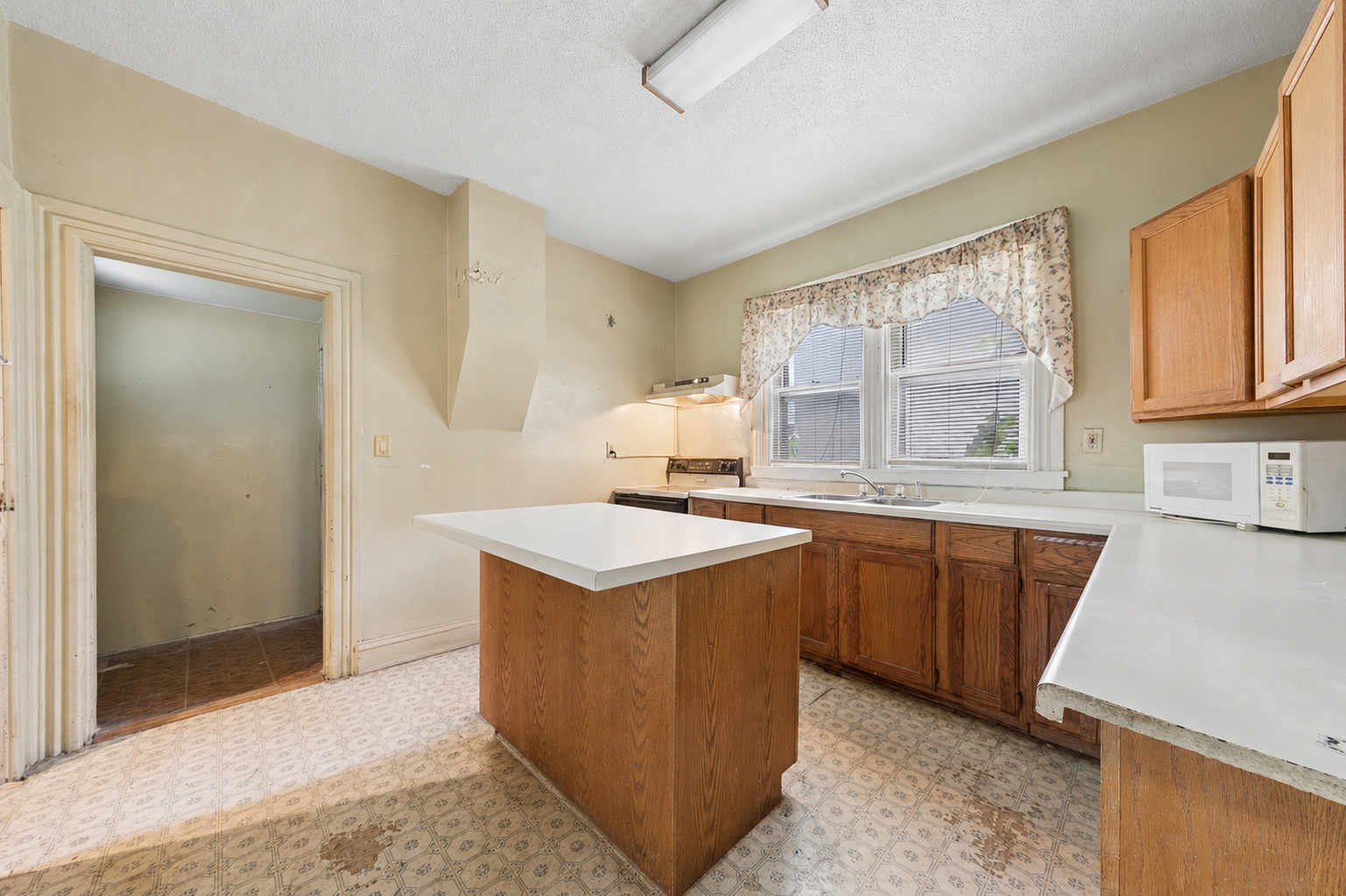 1087 Matilda Street