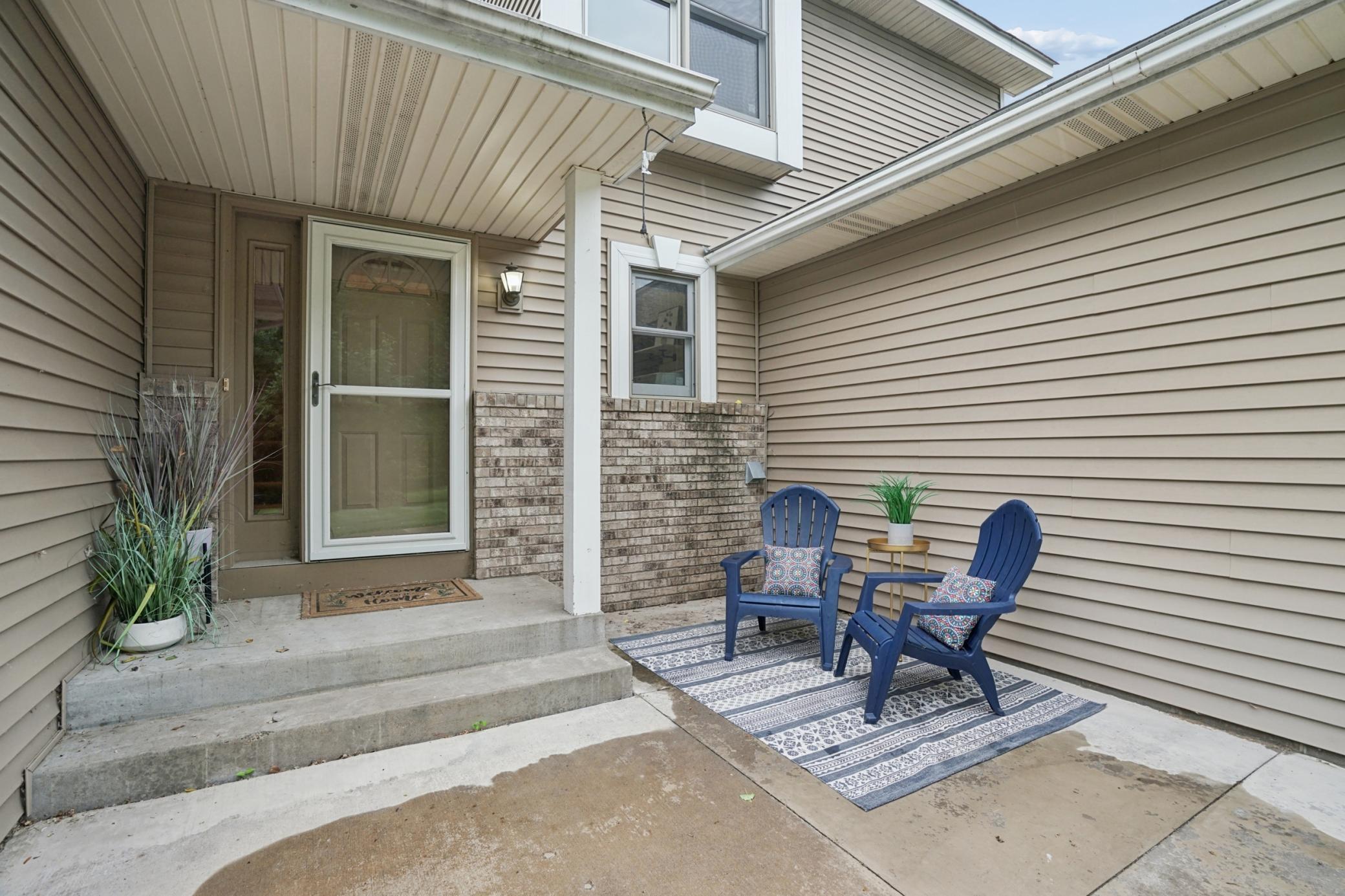 885 Katydid Lane NE