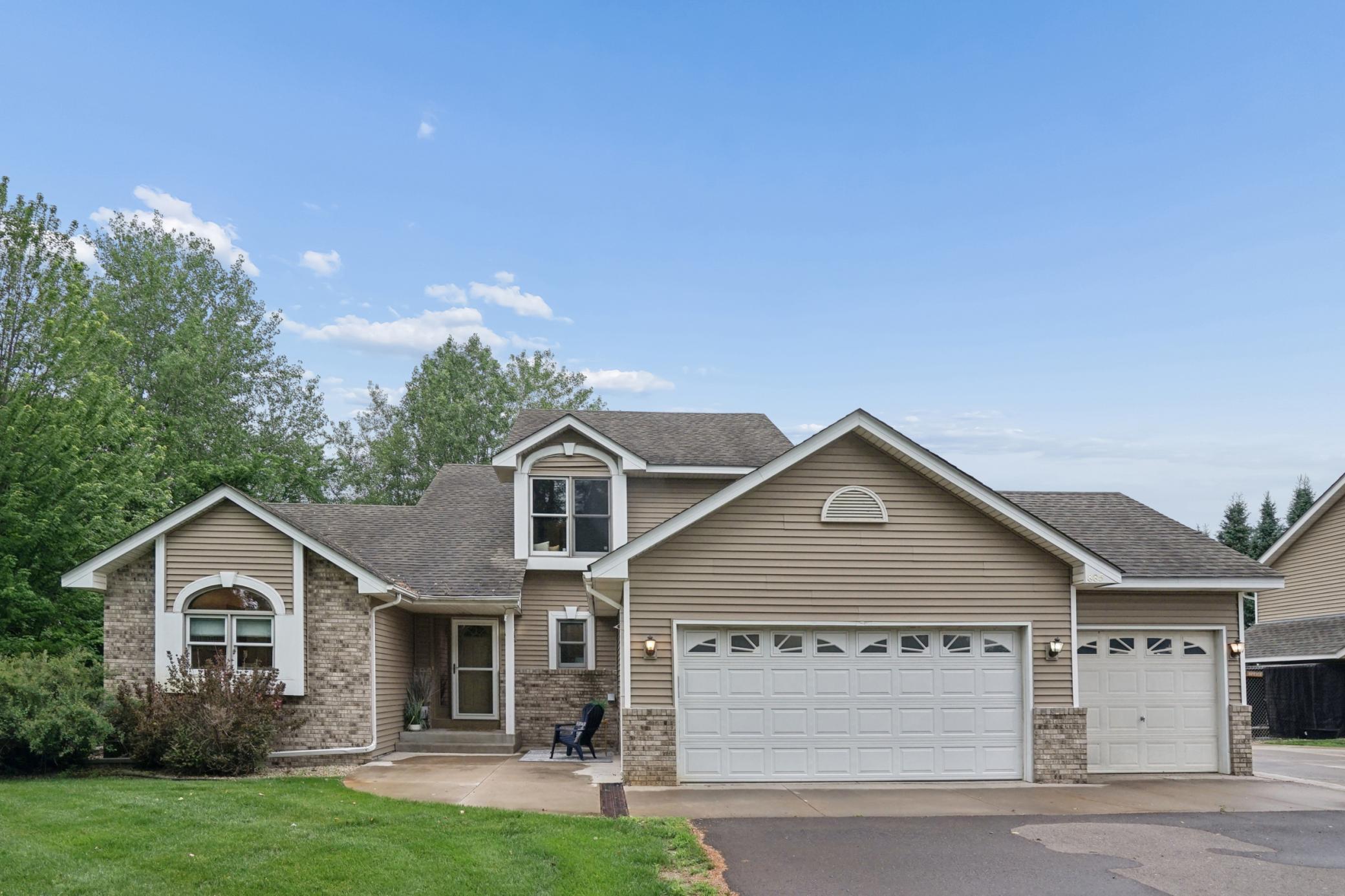 885 Katydid Lane NE