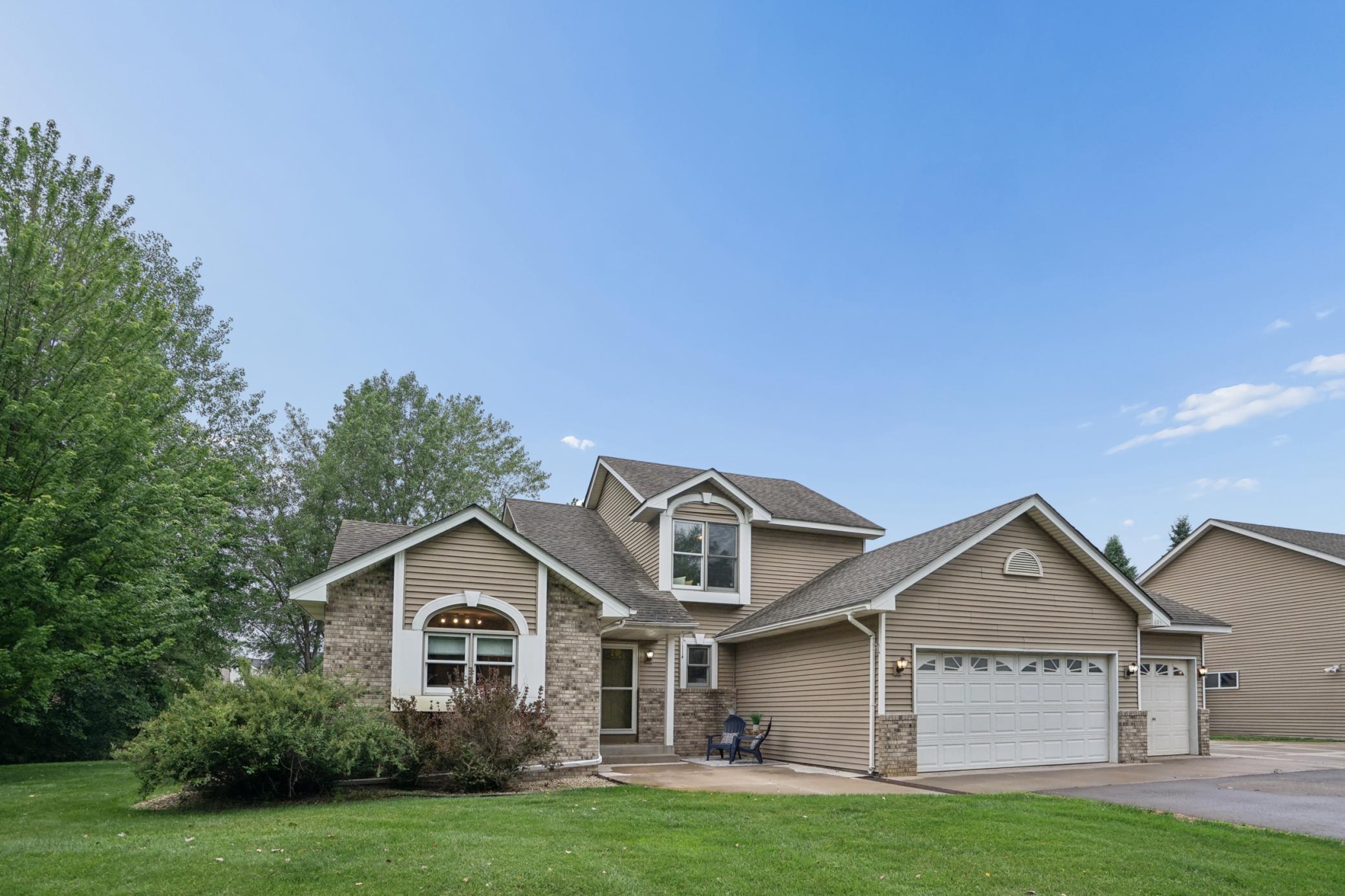 885 Katydid Lane NE
