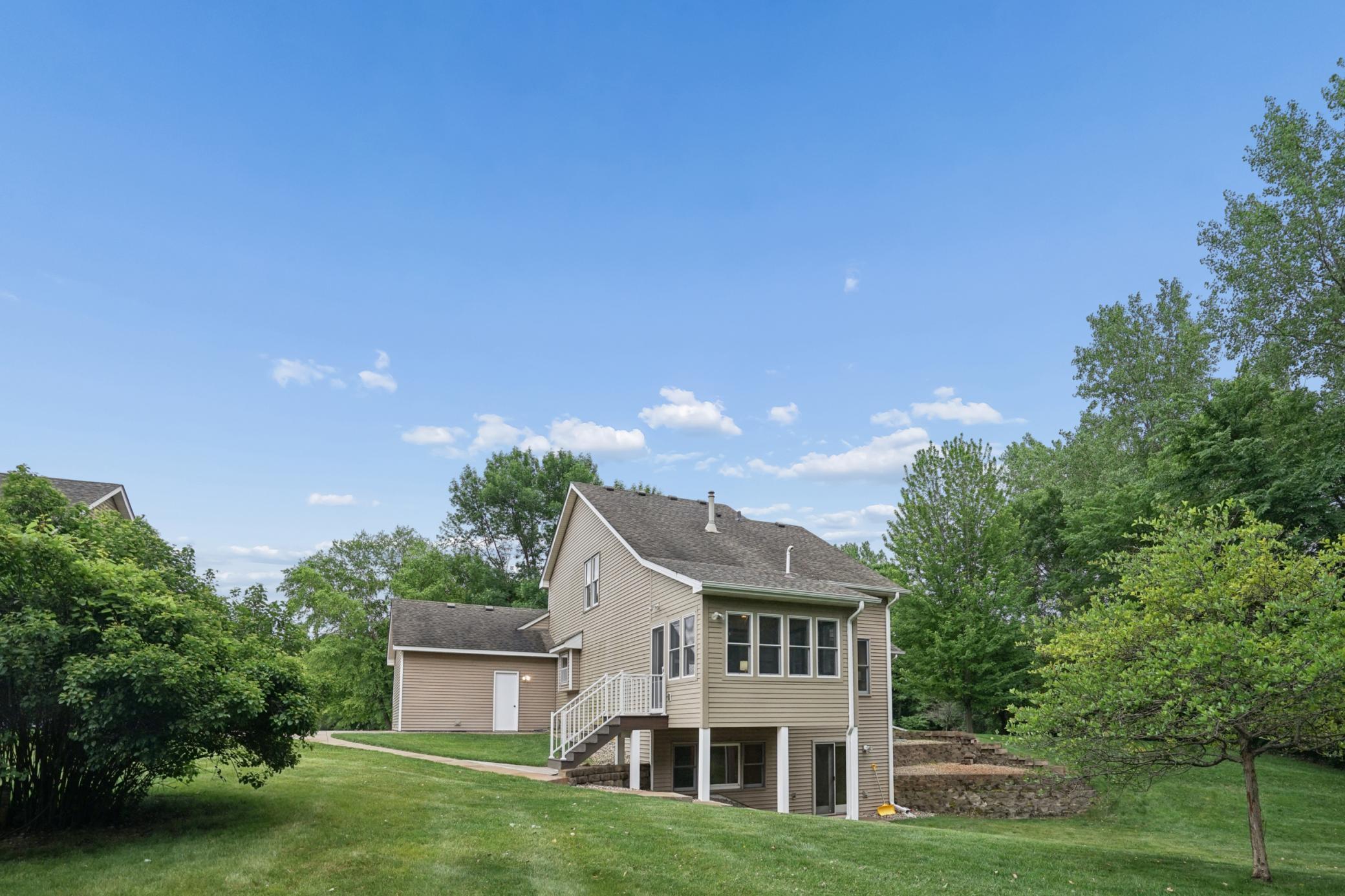 885 Katydid Lane NE
