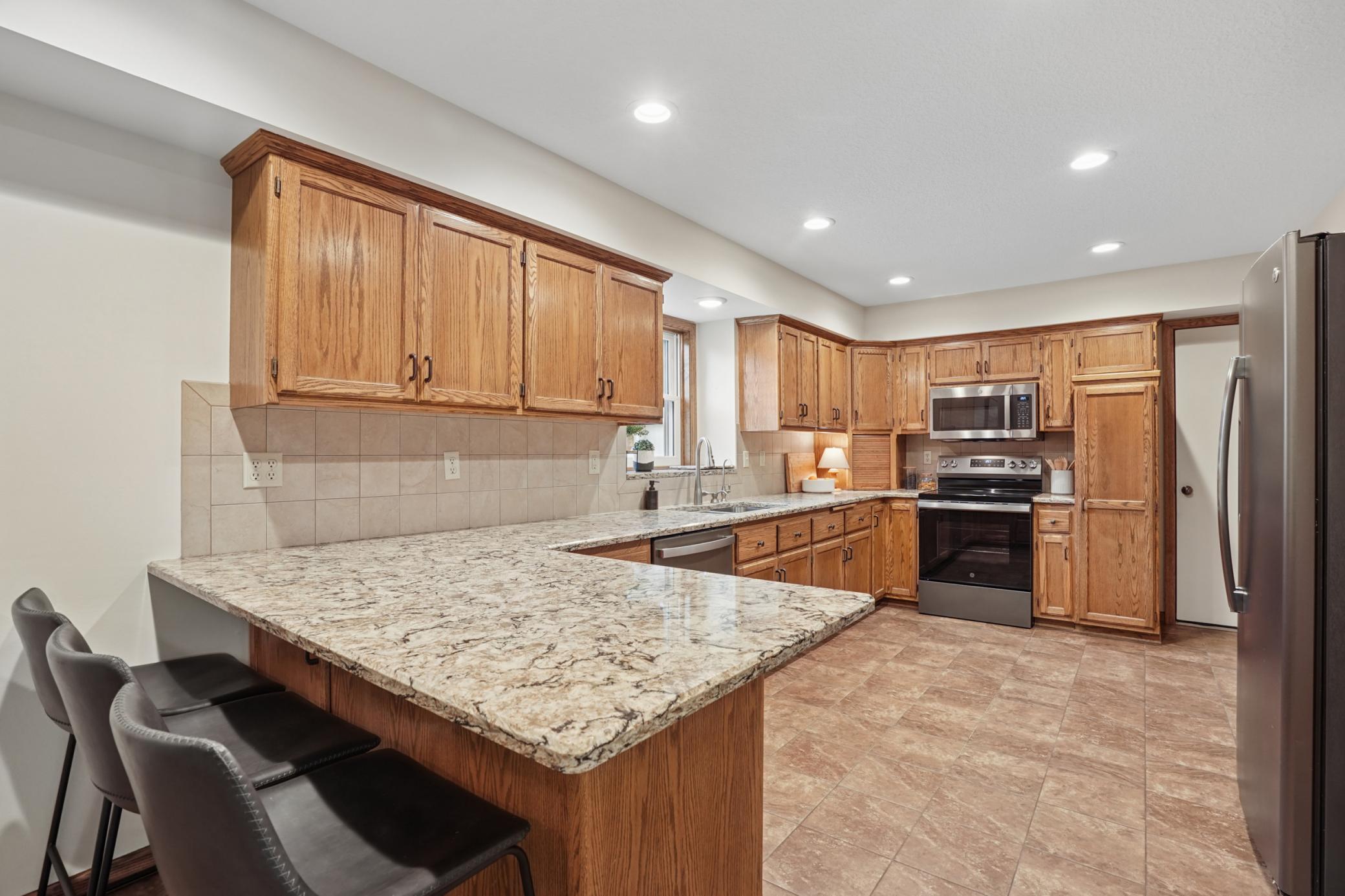 885 Katydid Lane NE