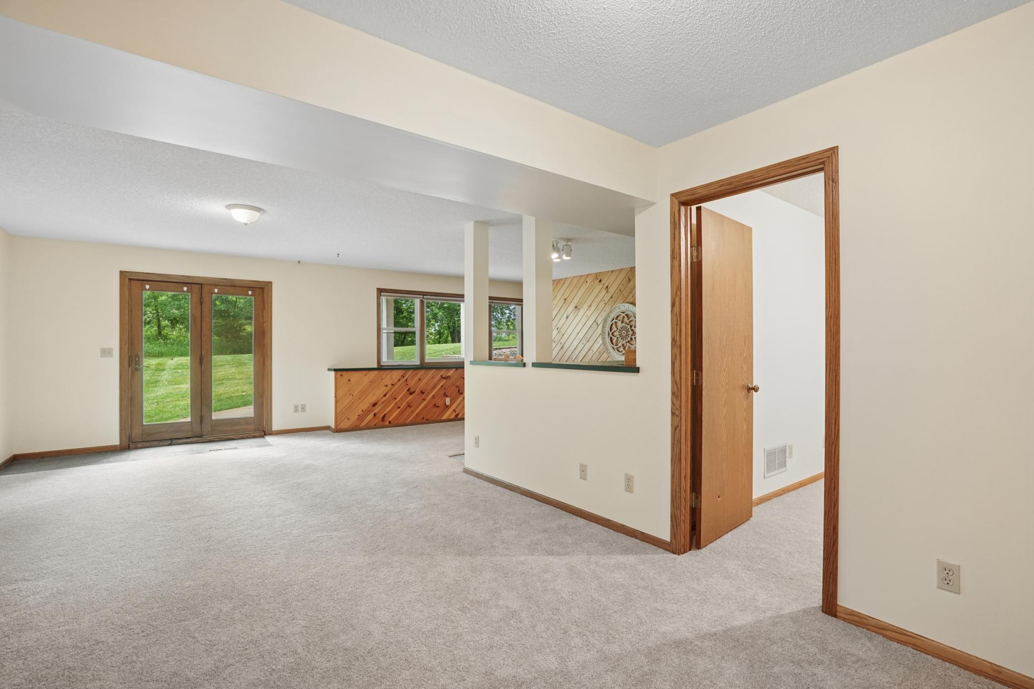 885 Katydid Lane NE