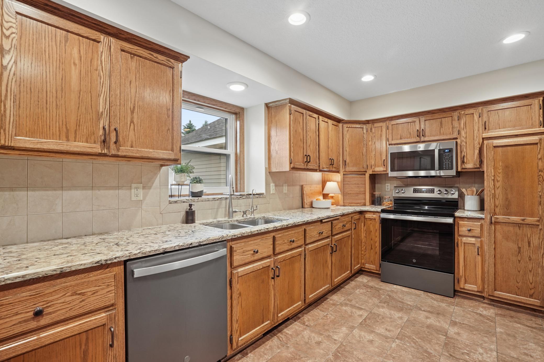 885 Katydid Lane NE