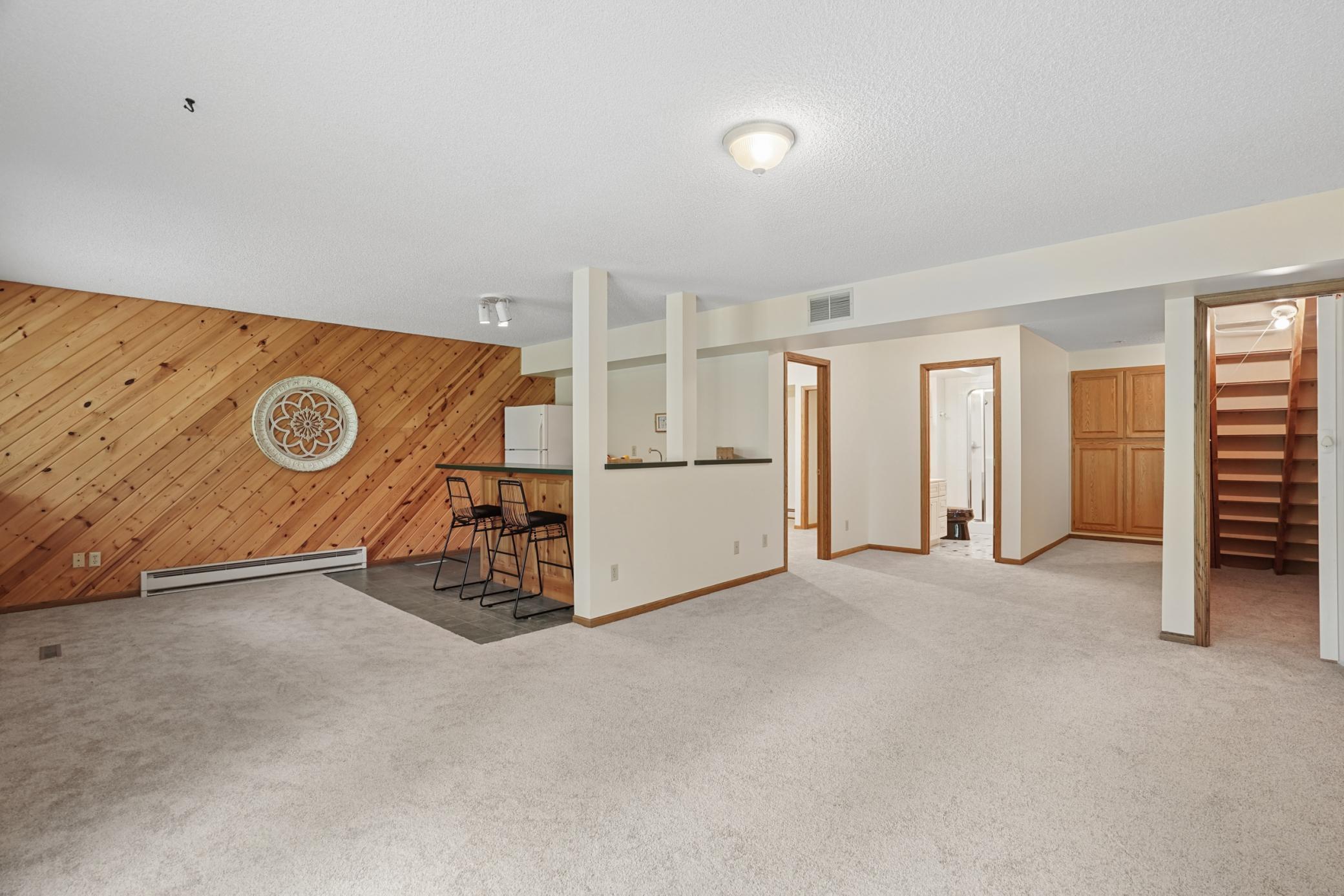 885 Katydid Lane NE