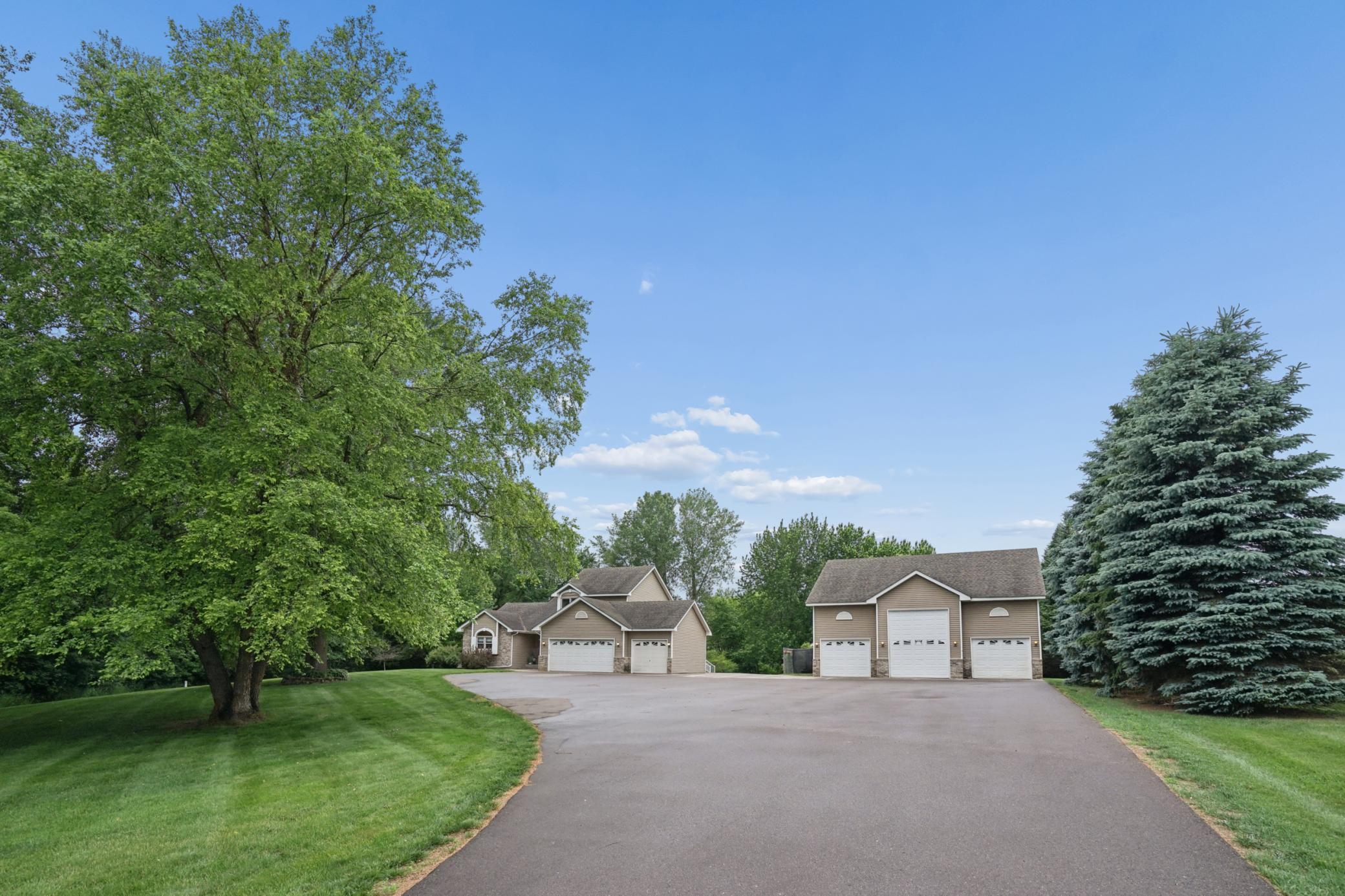885 Katydid Lane NE