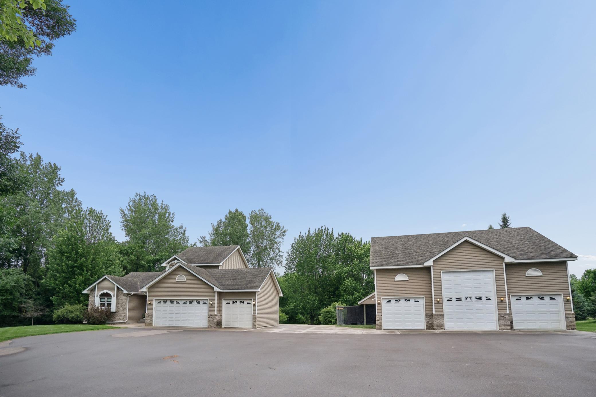 885 Katydid Lane NE