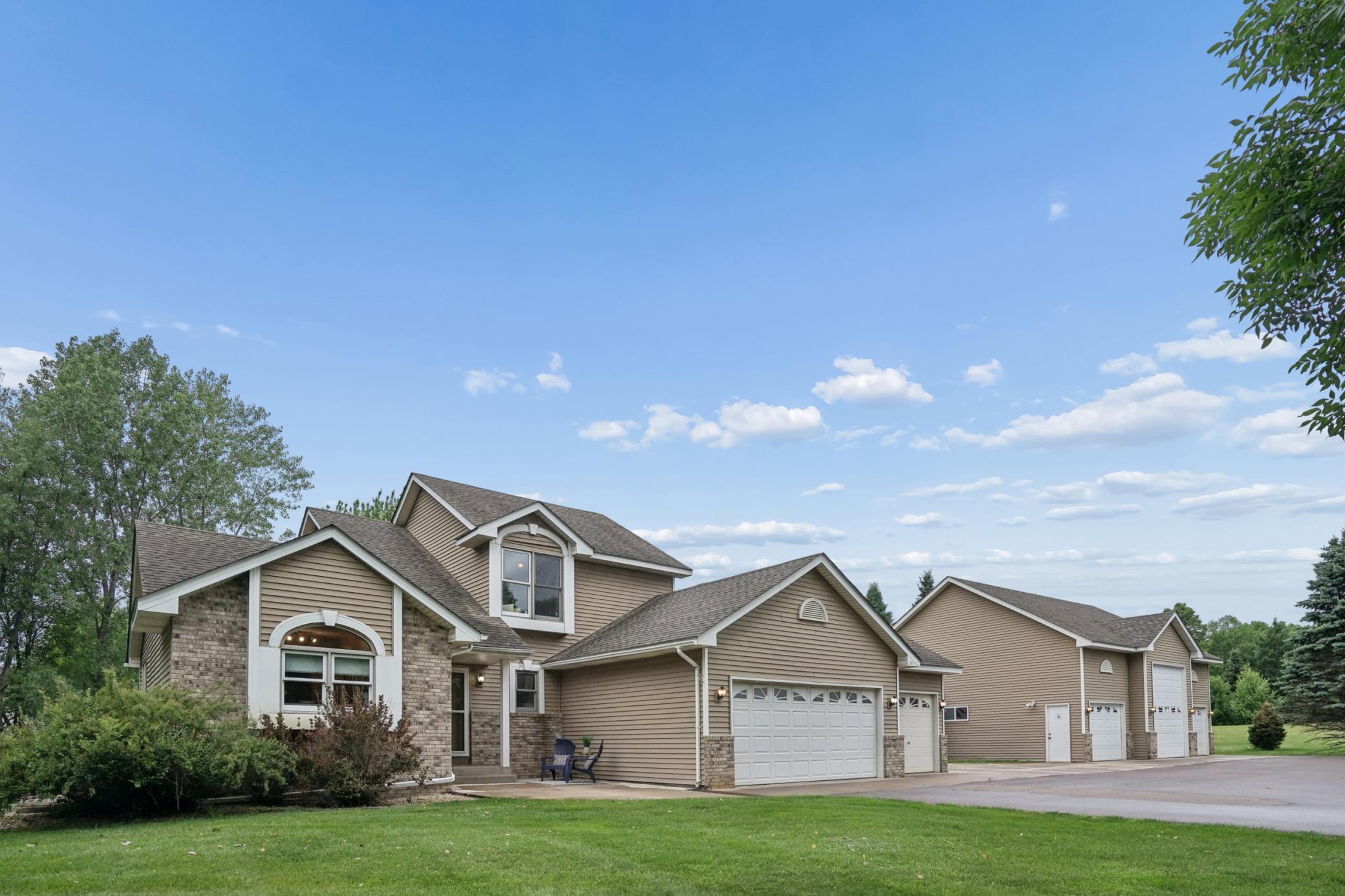 885 Katydid Lane NE
