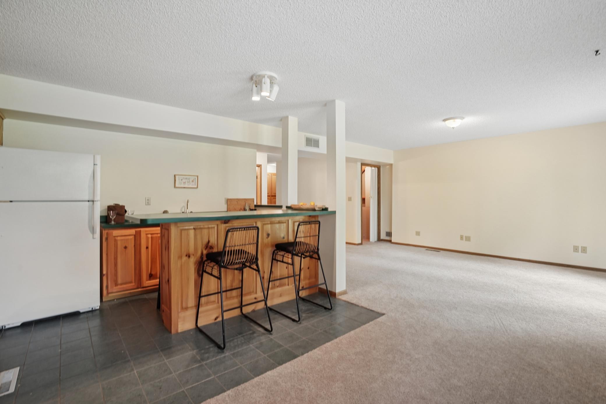 885 Katydid Lane NE
