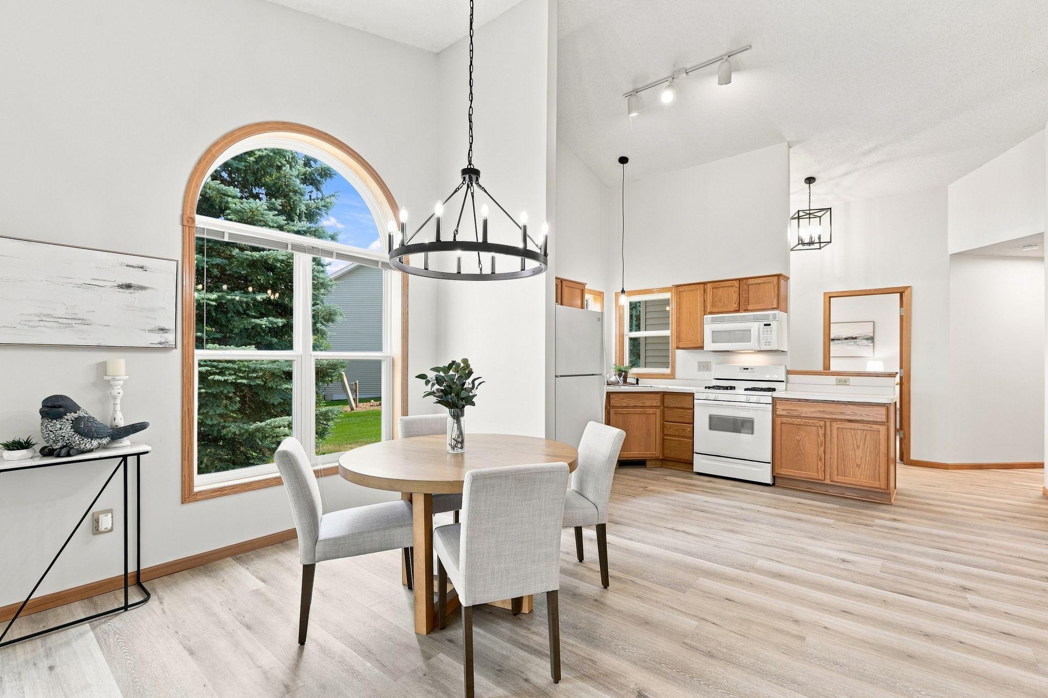 21728 Evergreen Trail