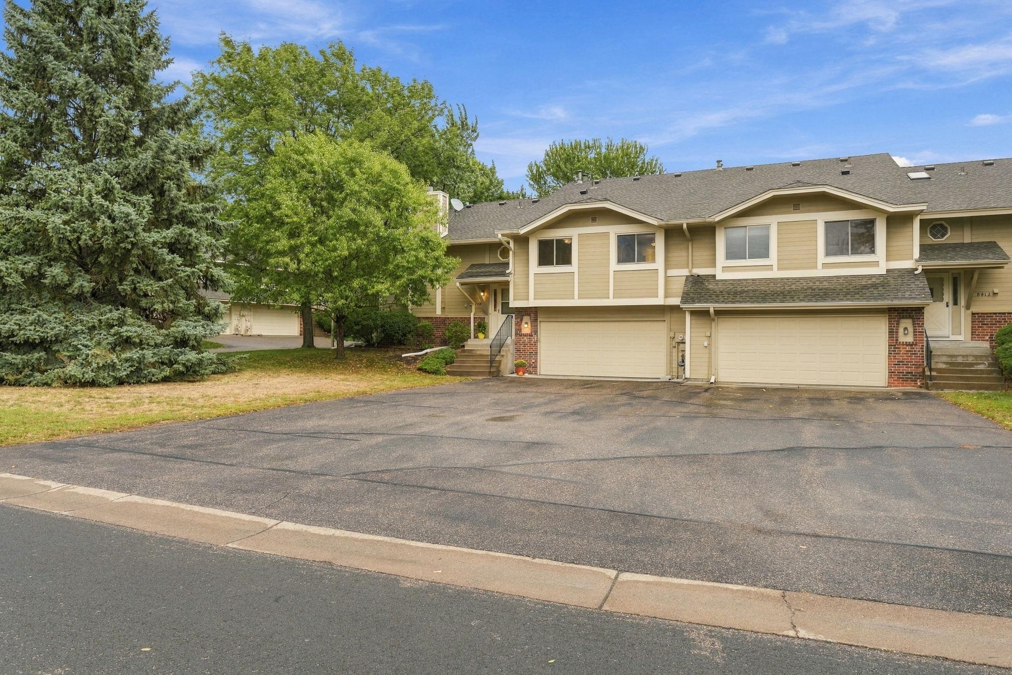 8414 Zinnia Lane N