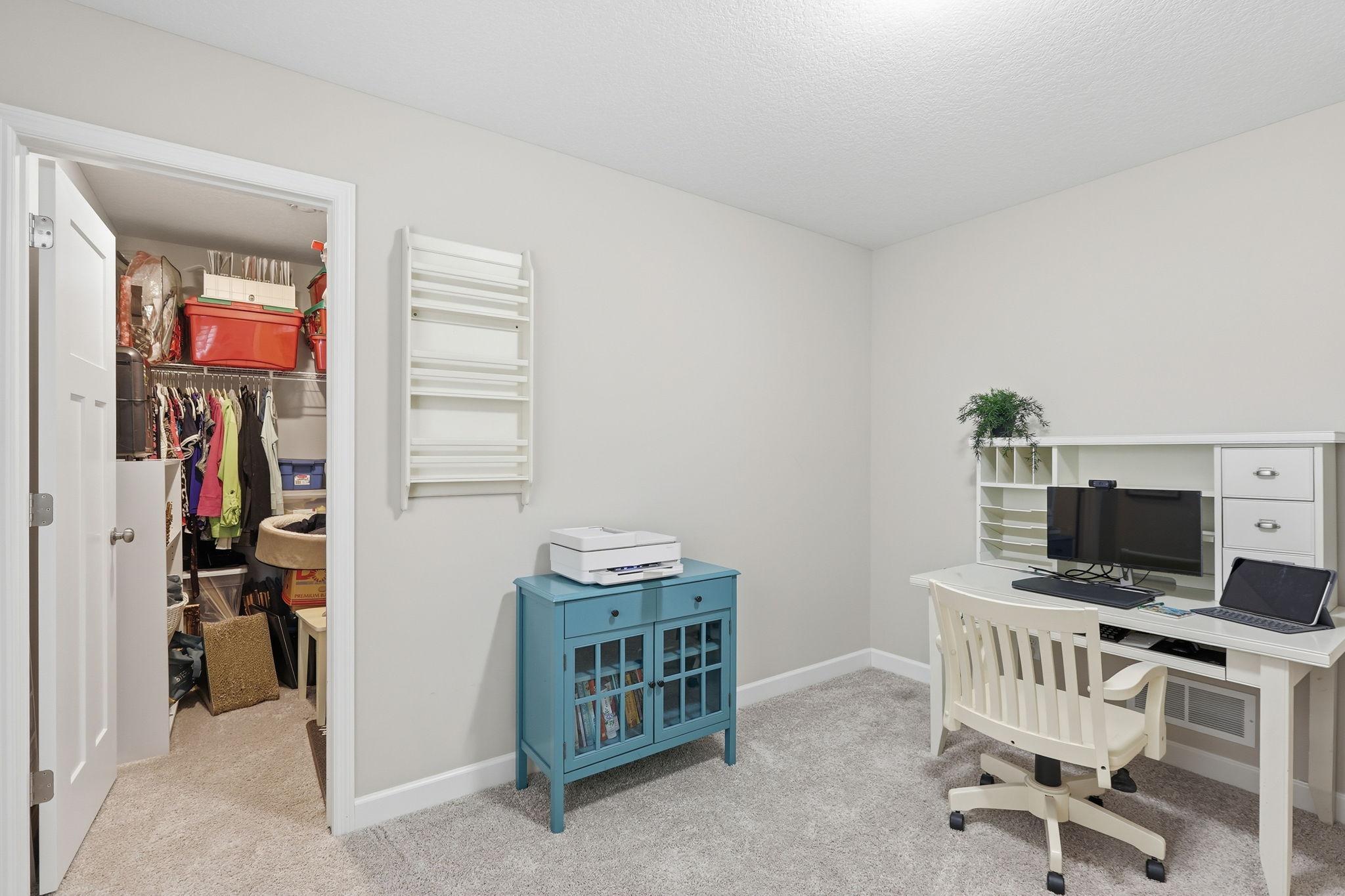 6055 Iris Lane