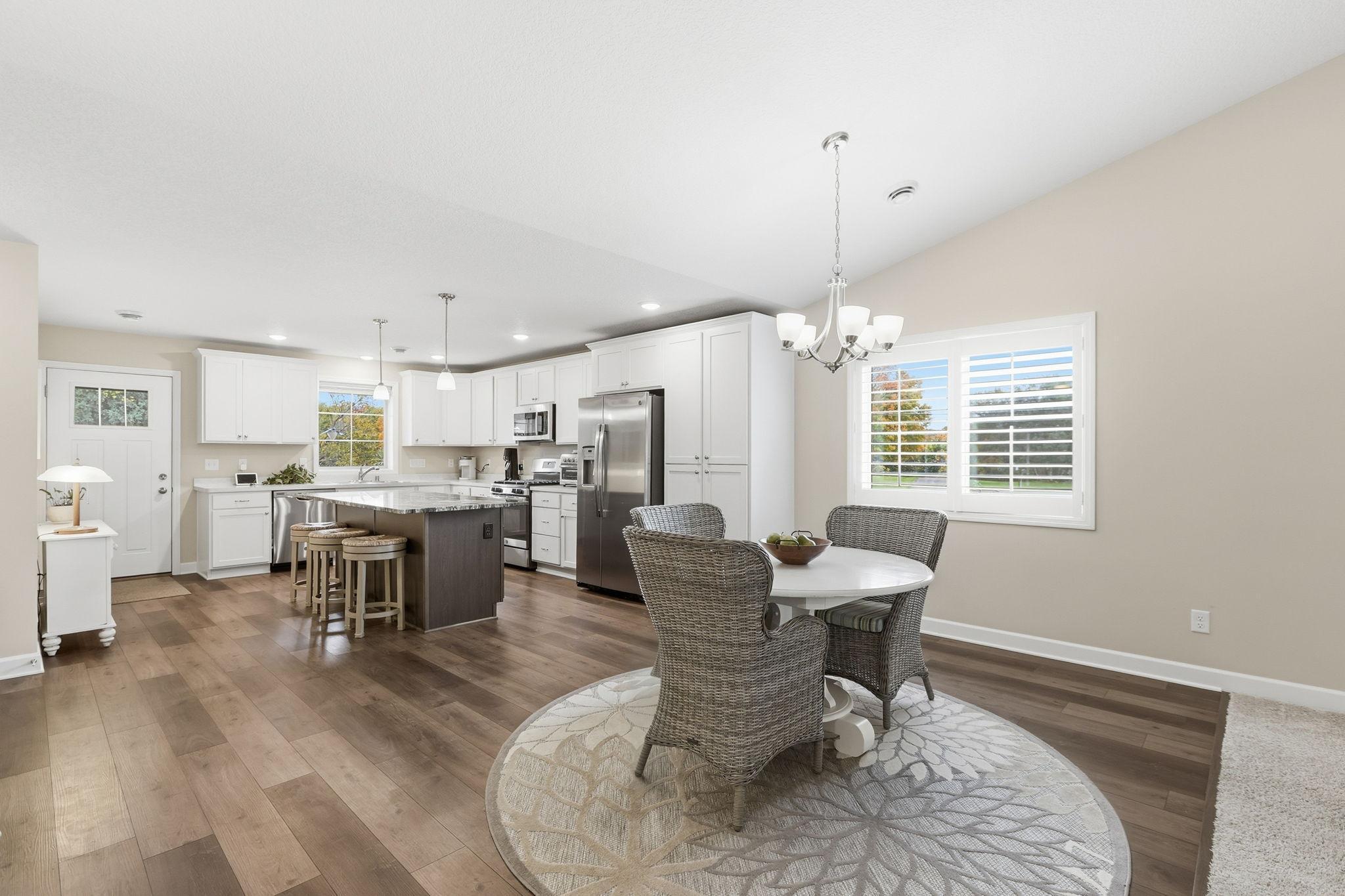 6055 Iris Lane