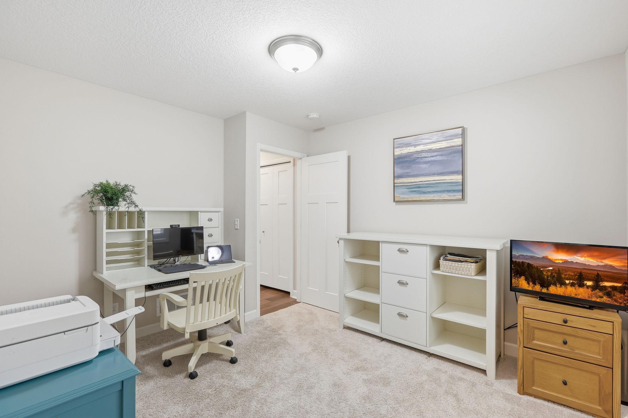 6055 Iris Lane