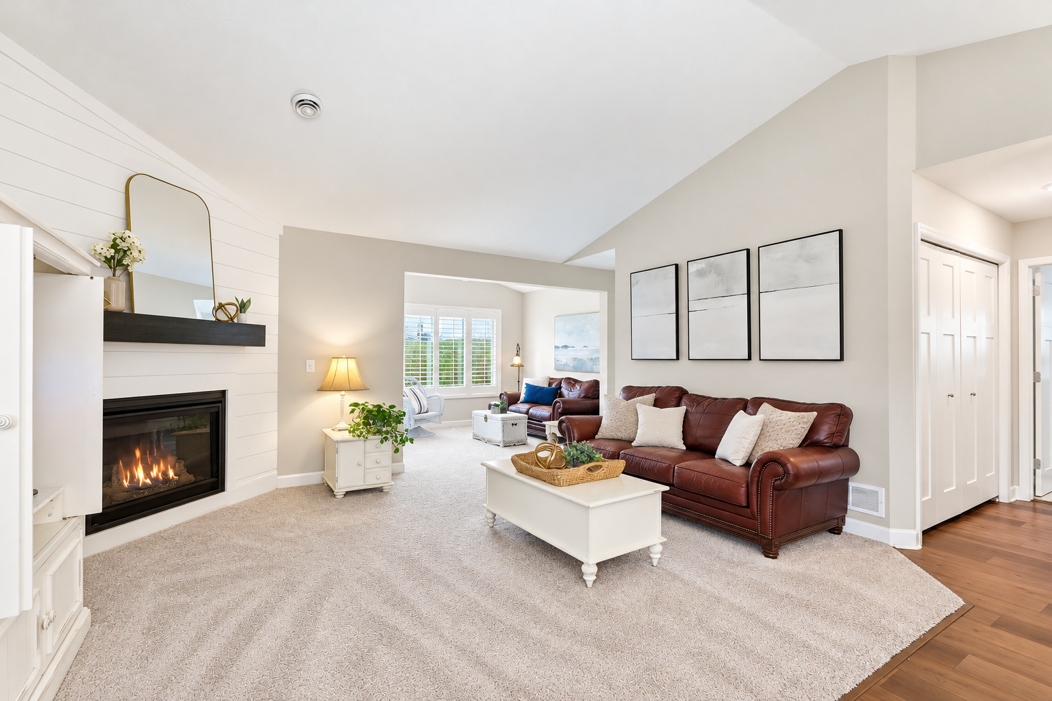 6055 Iris Lane