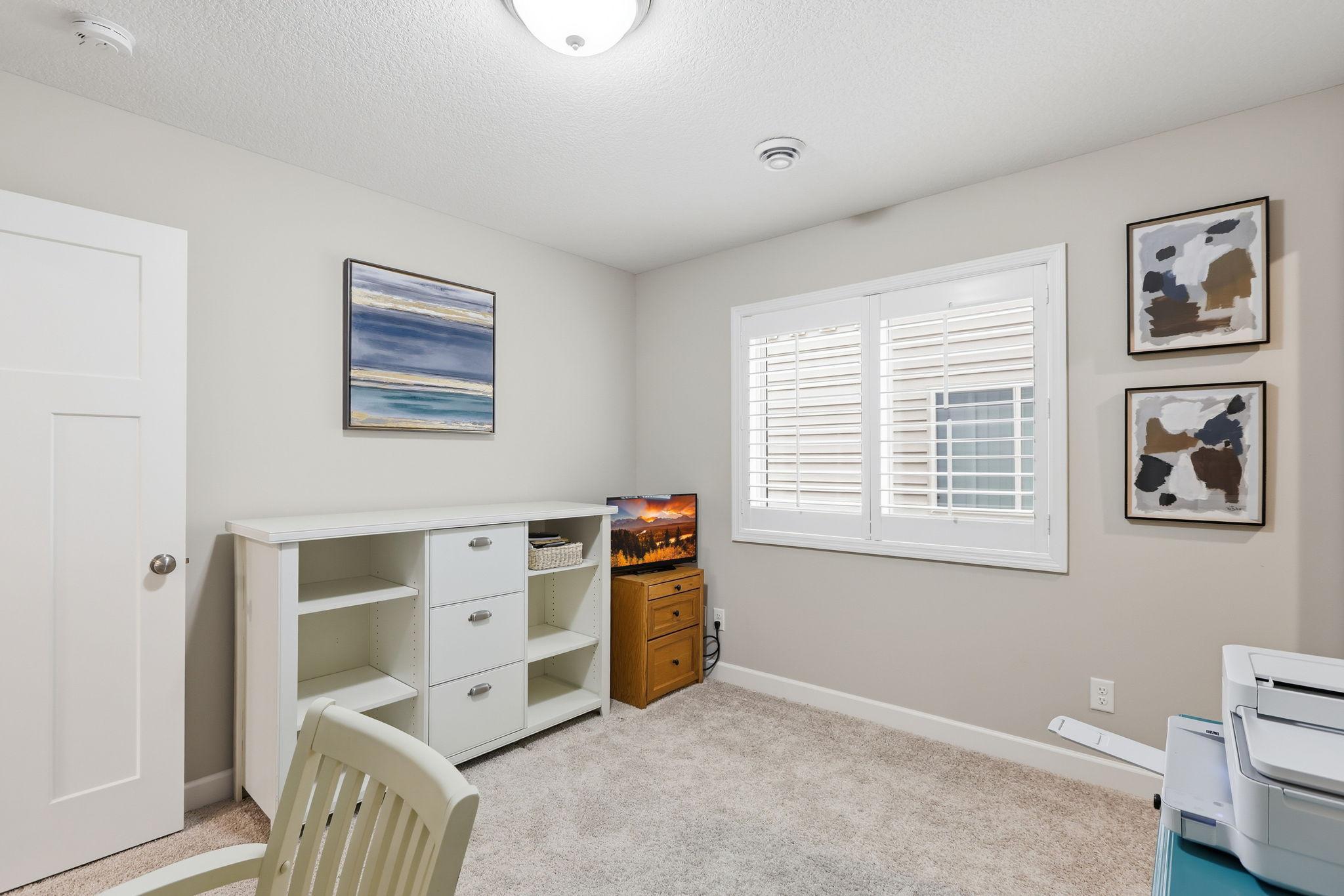 6055 Iris Lane