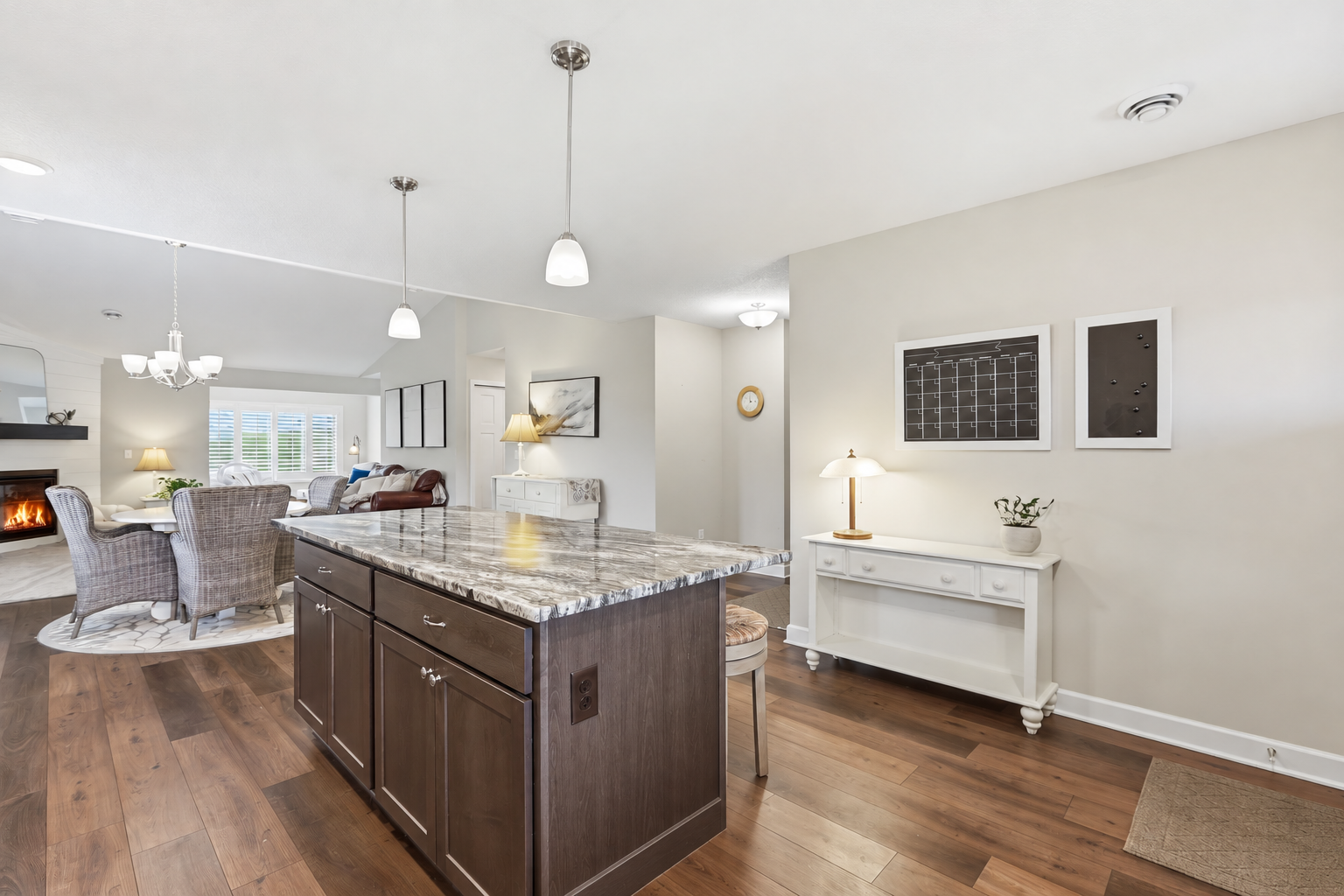 6055 Iris Lane