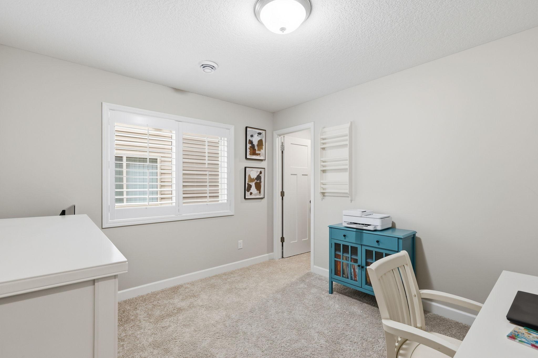 6055 Iris Lane