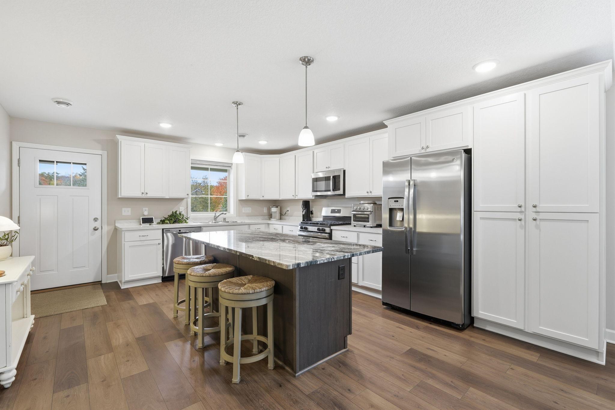 6055 Iris Lane