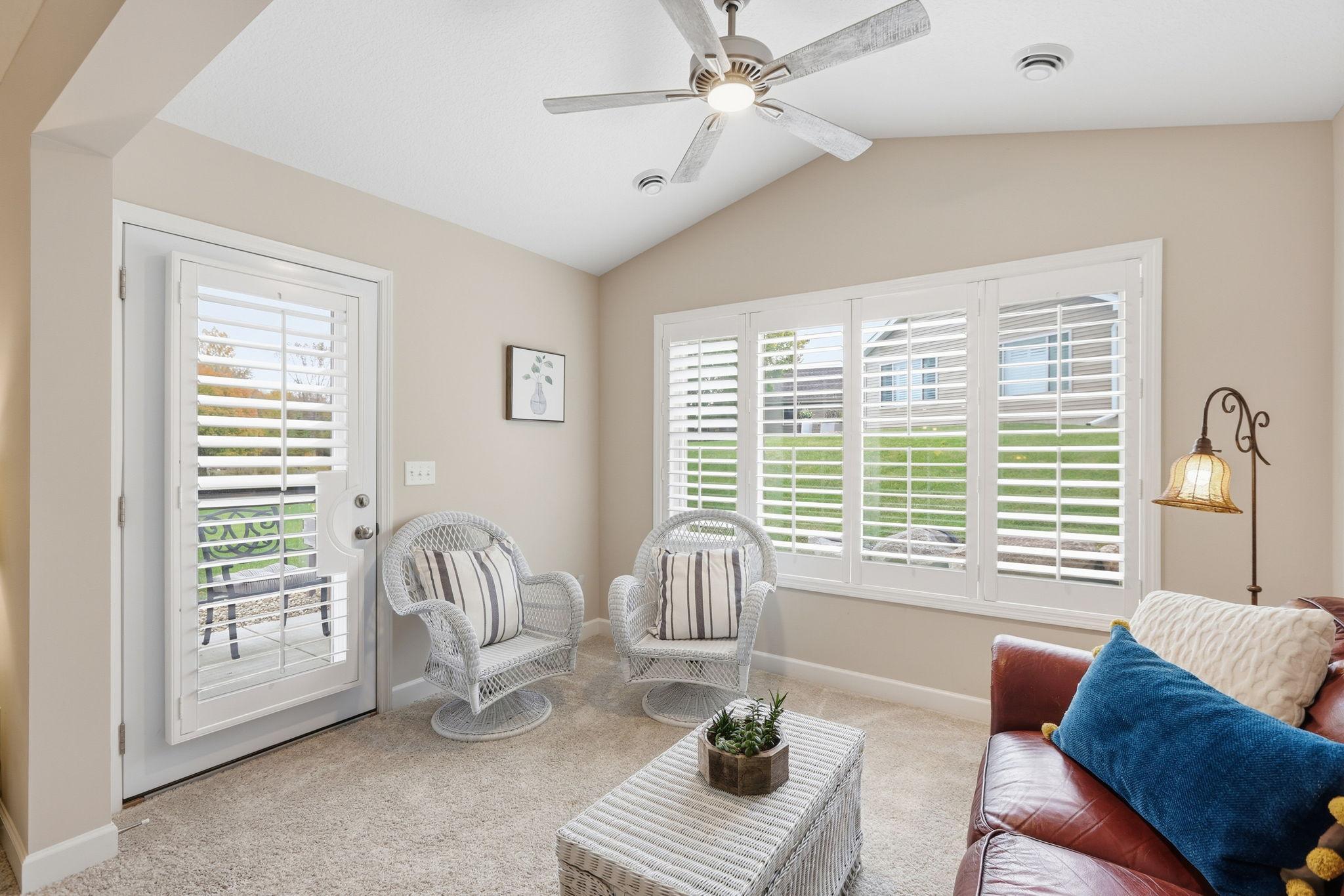 6055 Iris Lane