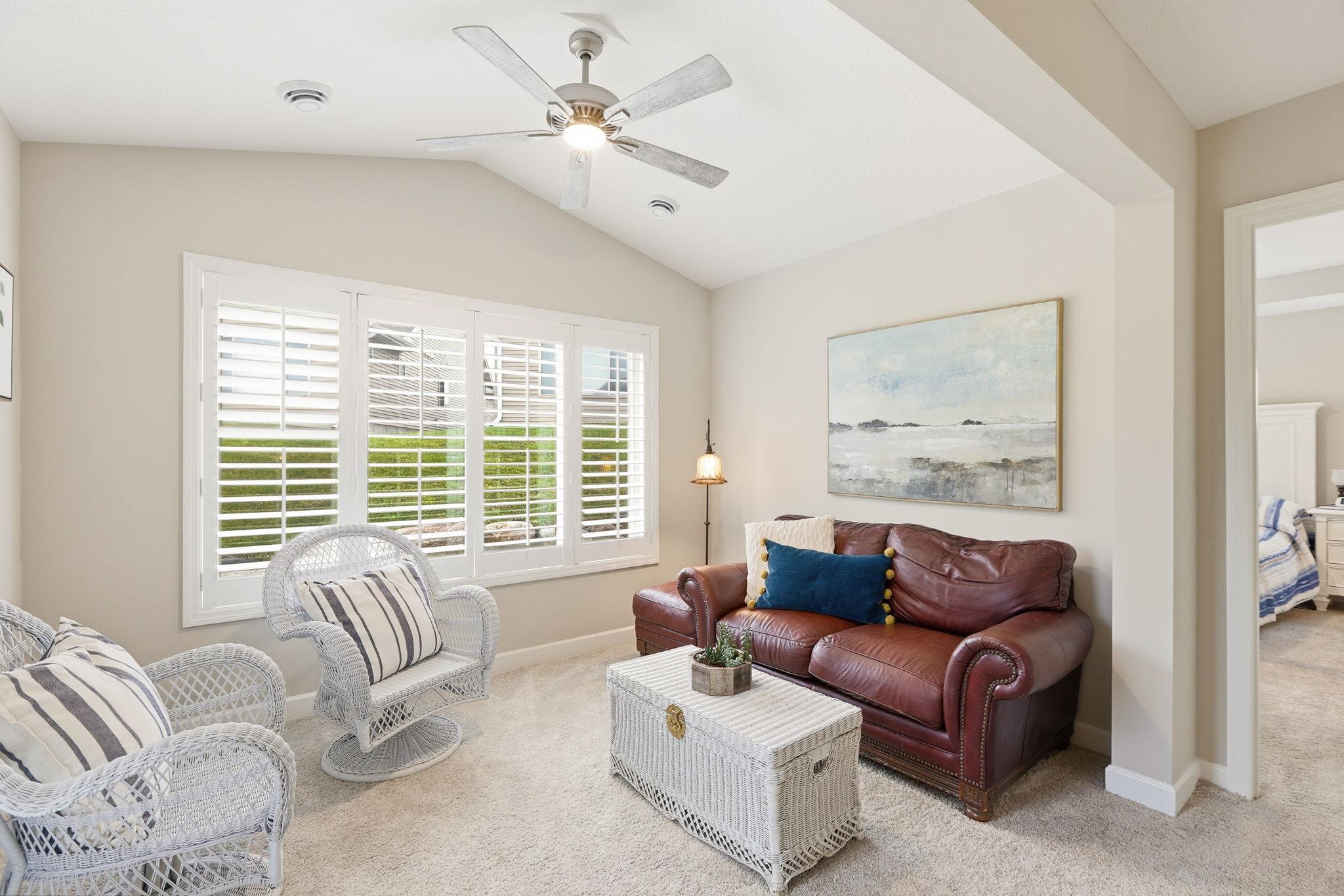6055 Iris Lane
