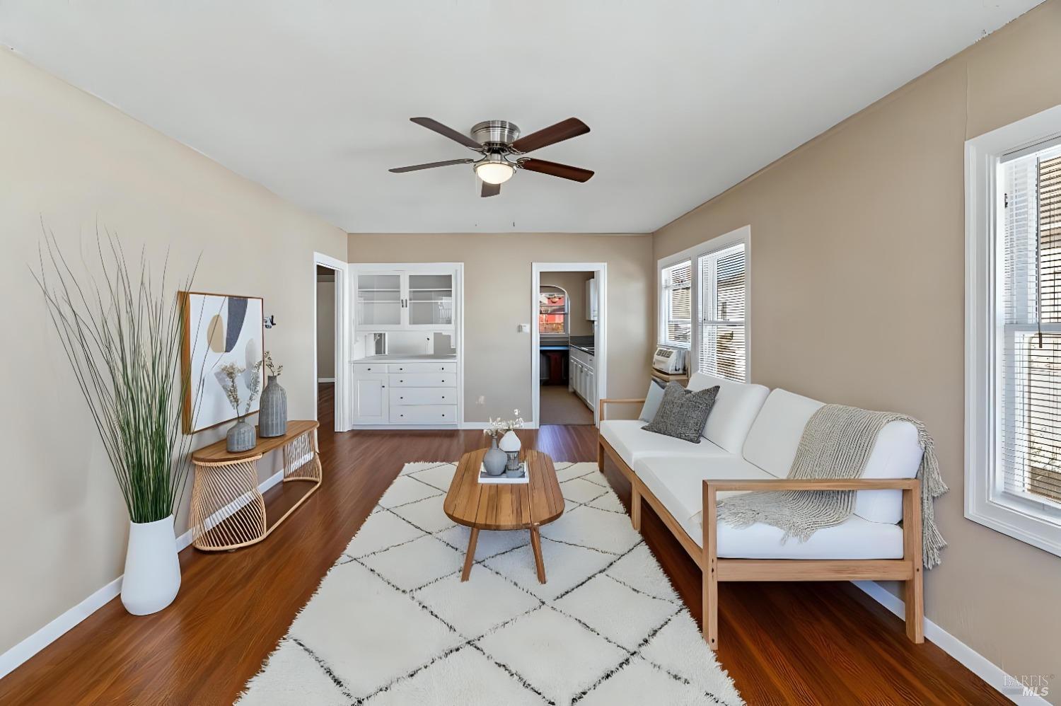 539-543 Randolph St