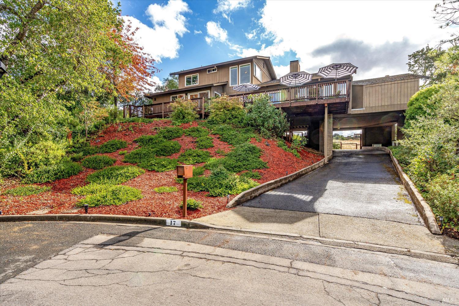 17 Saint Michael Cir