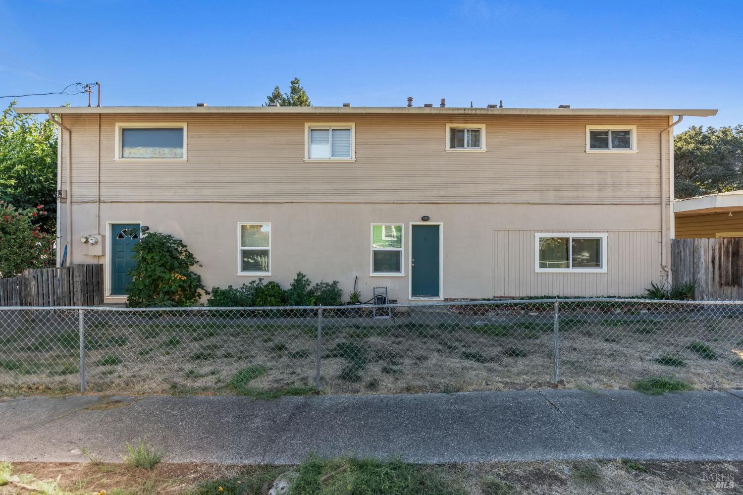943 Juarez St