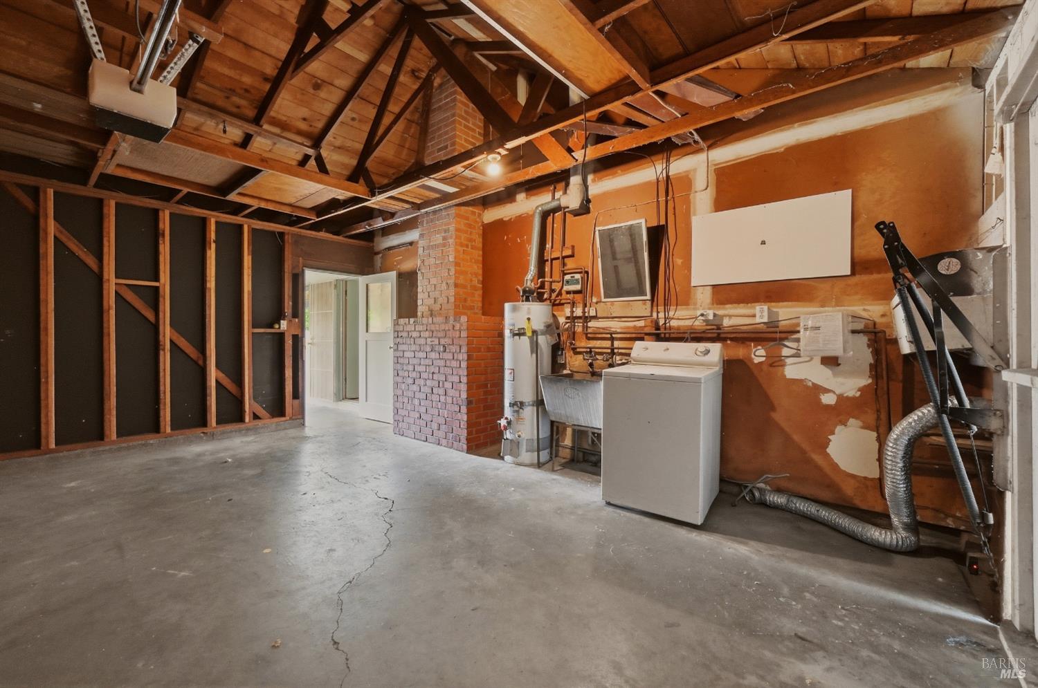 108 Lakewood Avenue