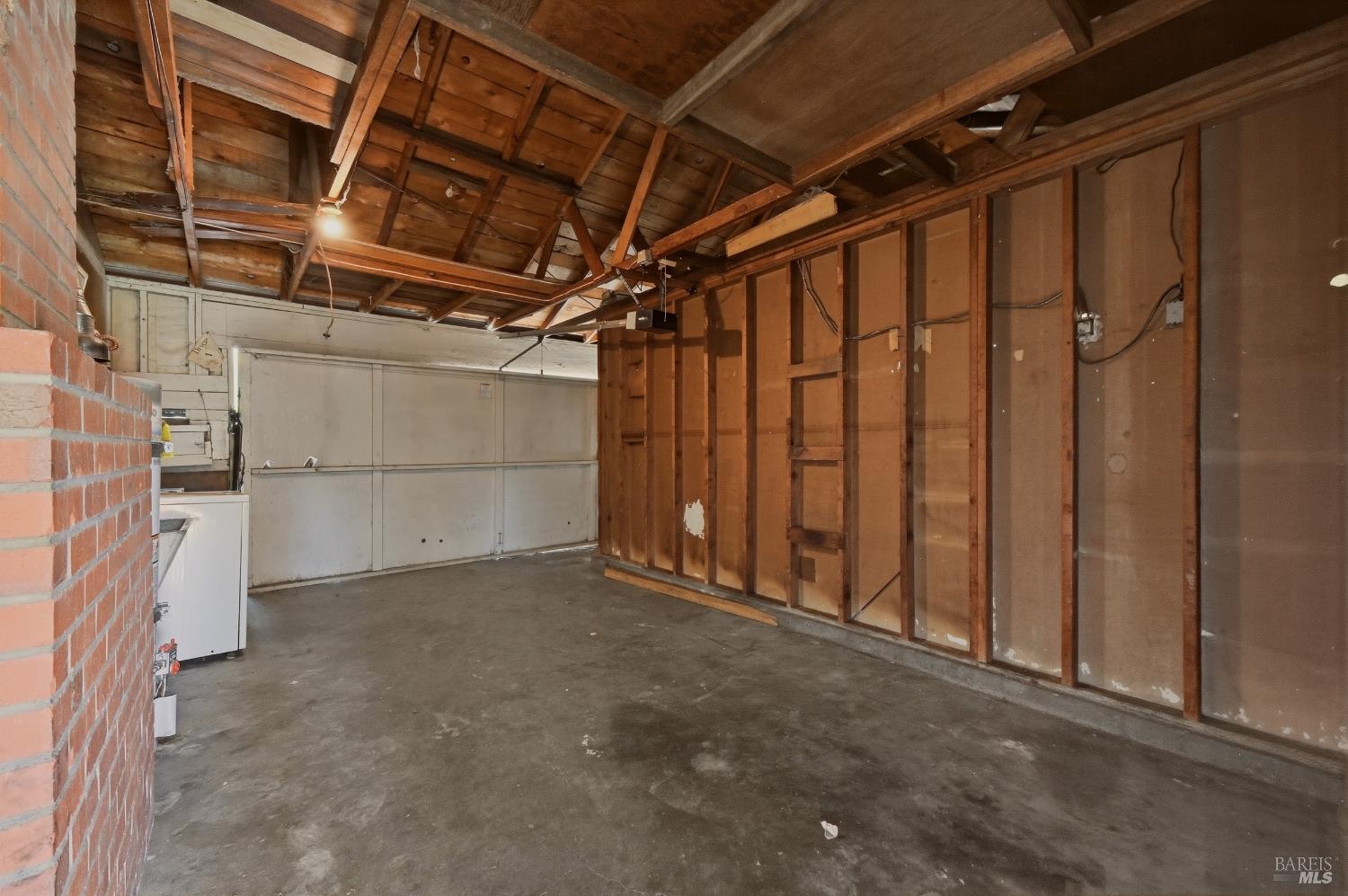108 Lakewood Avenue
