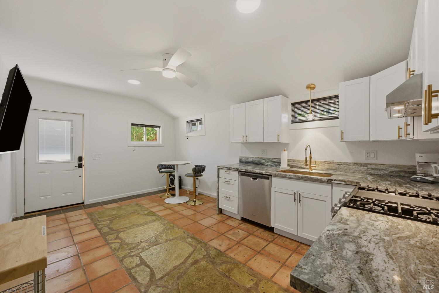 1435 2nd Street
