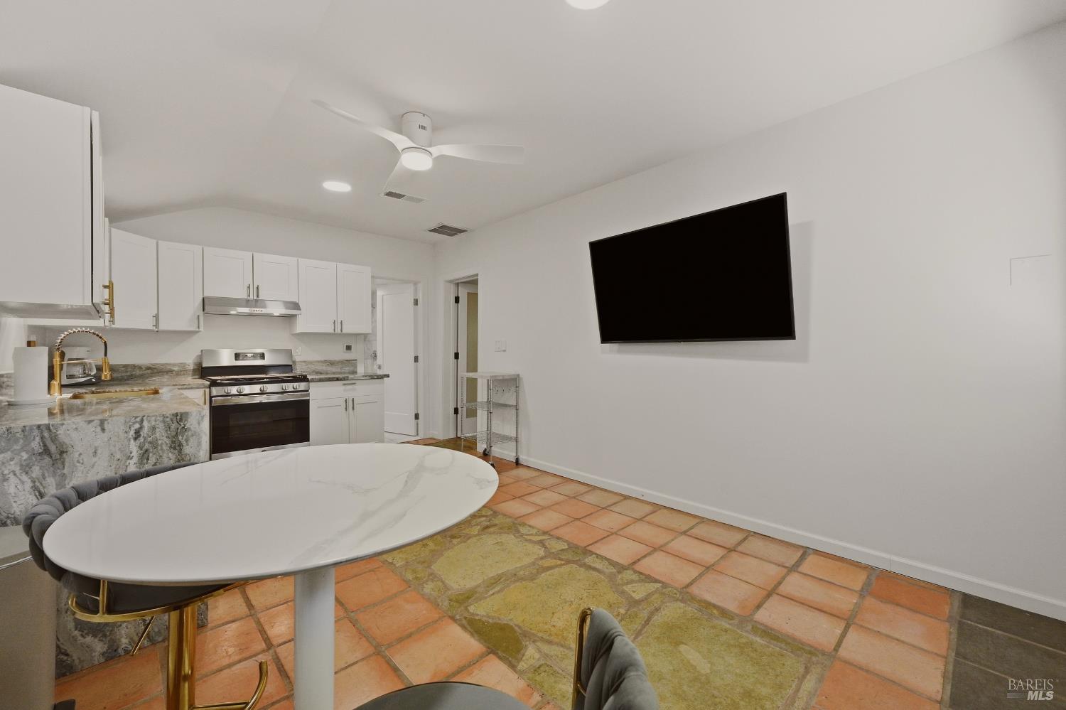 1435 2nd Street