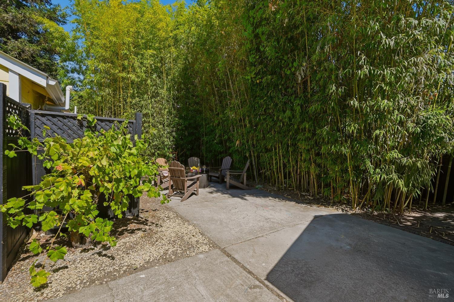 1435 2nd Street