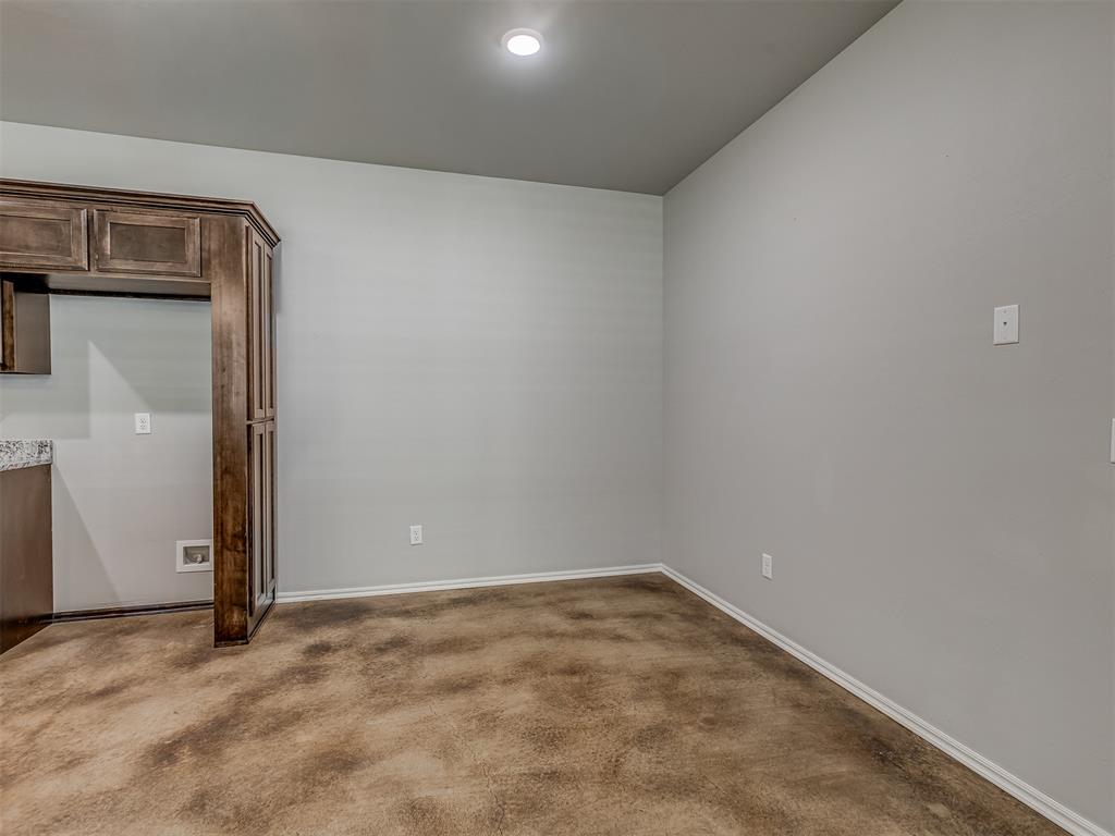 1906 Investors Avenue