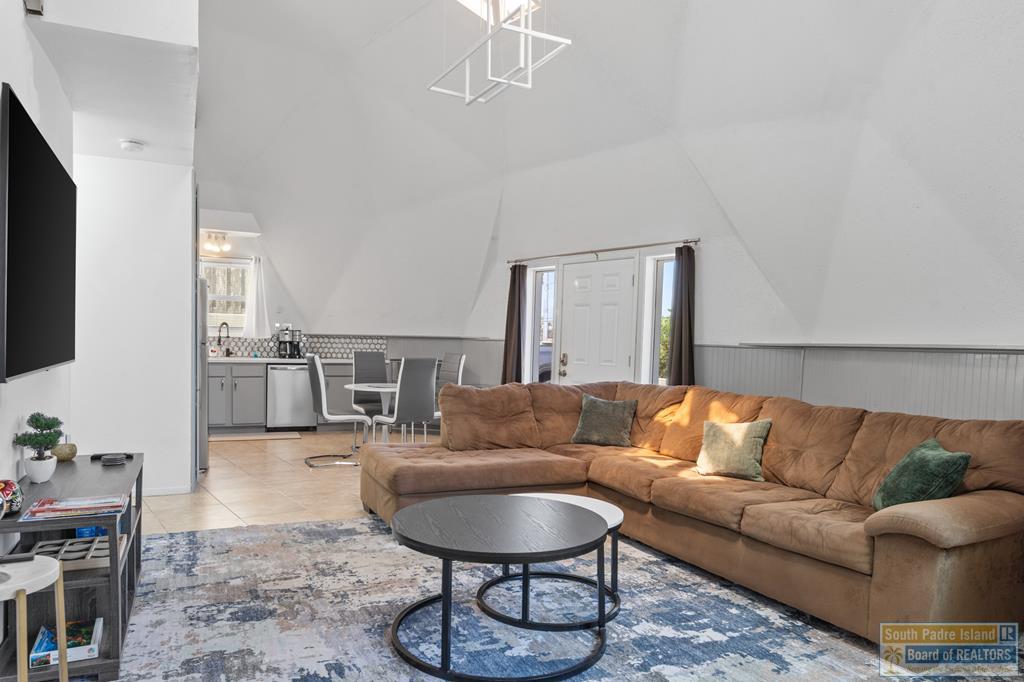 107 E Georgia Ruth Dr.