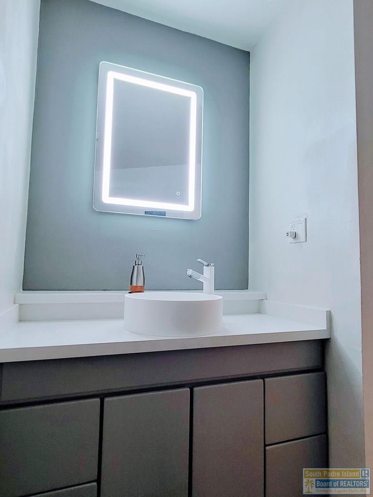 107 E Georgia Ruth Dr.