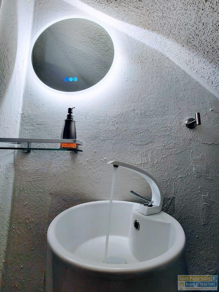 107 E Georgia Ruth Dr.