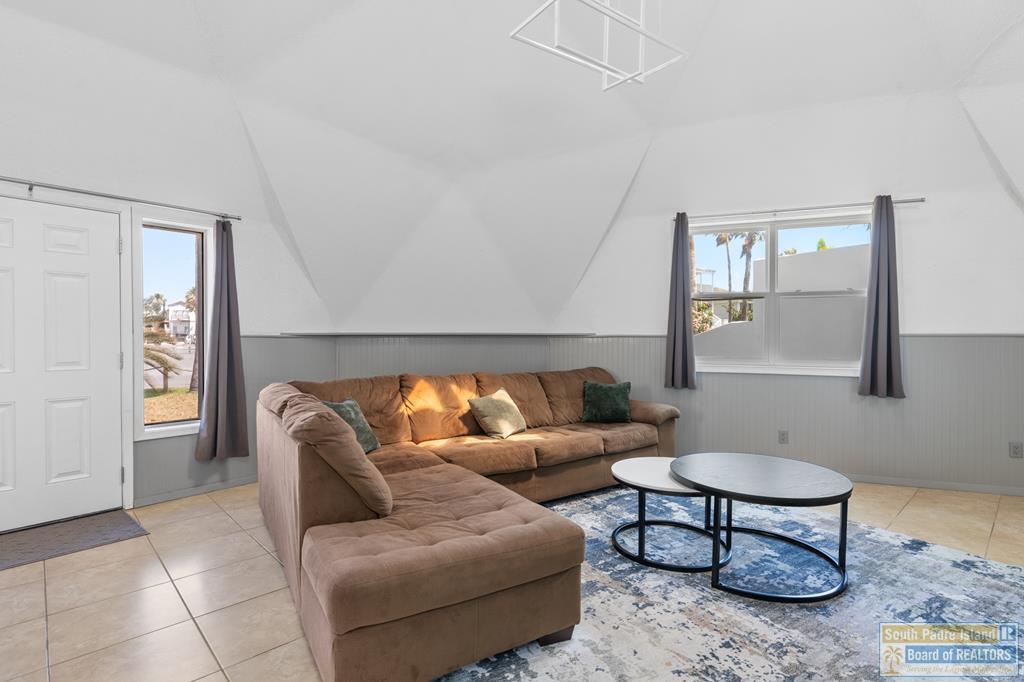 107 E Georgia Ruth Dr.