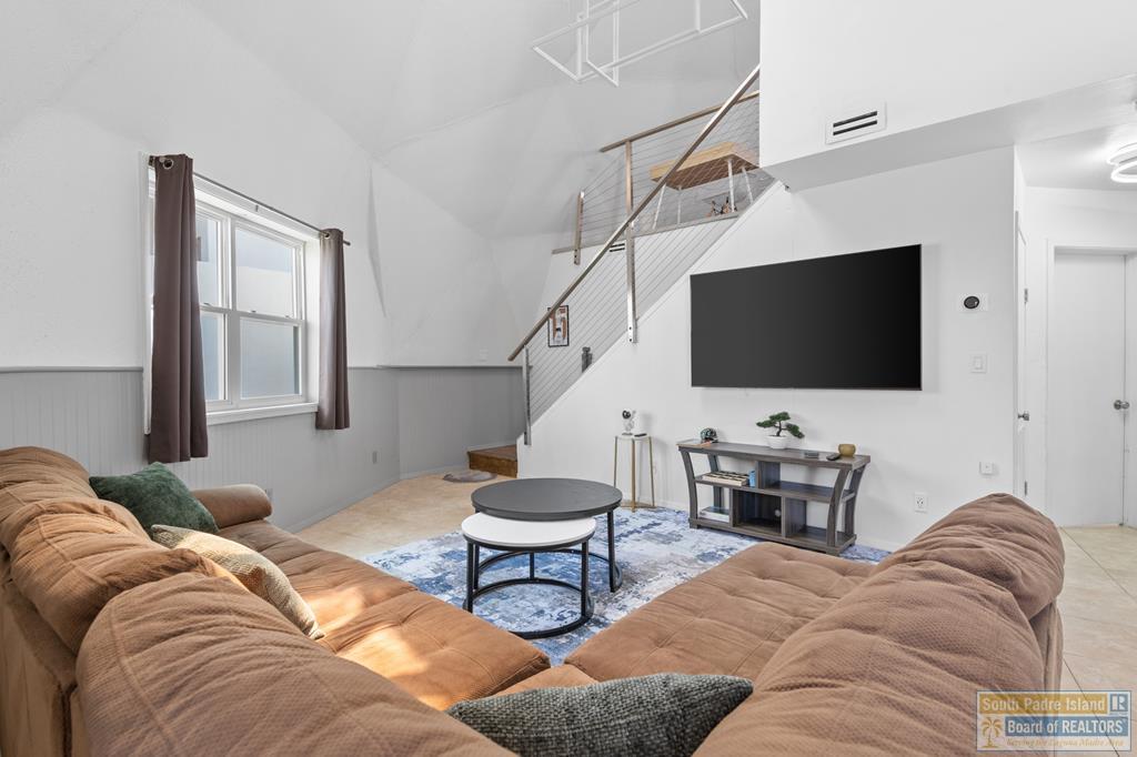 107 E Georgia Ruth Dr.