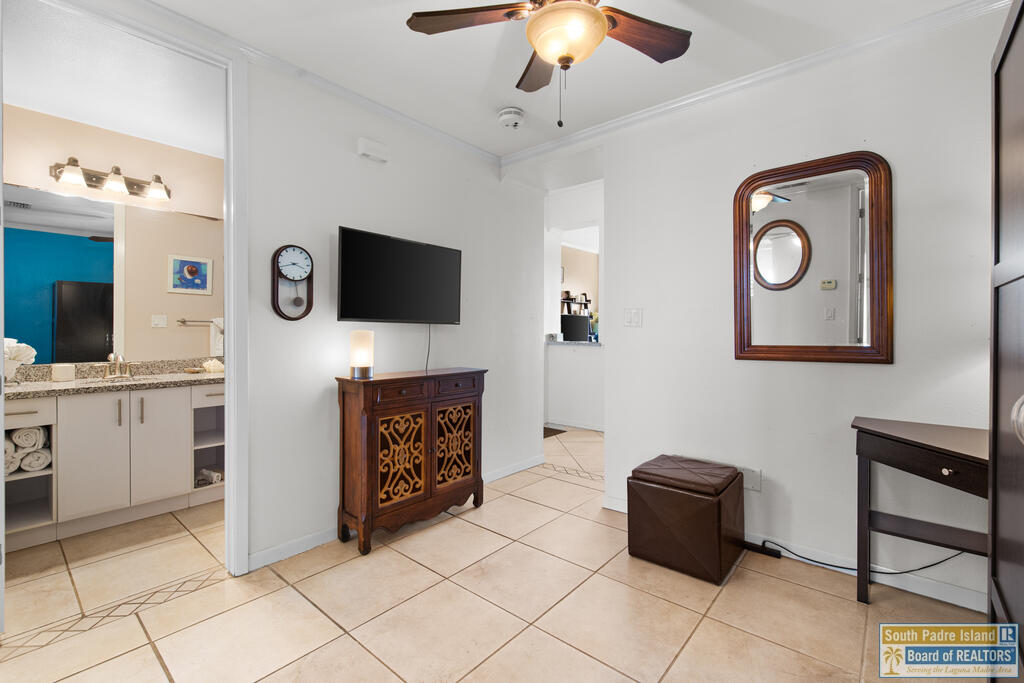 5909 Padre Blvd. # 404