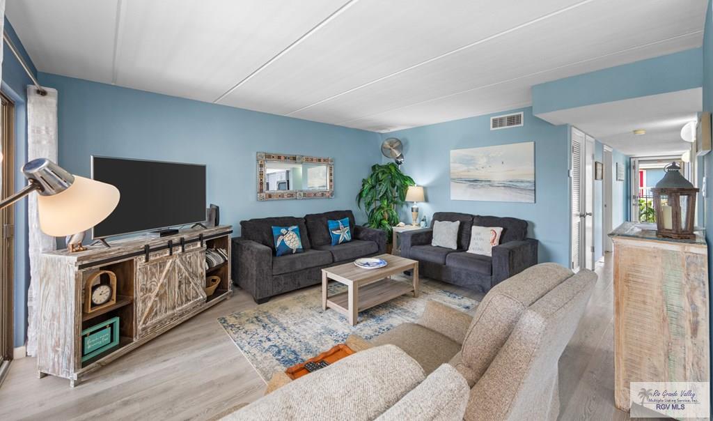 111 E MORNINGSIDE DR. 209