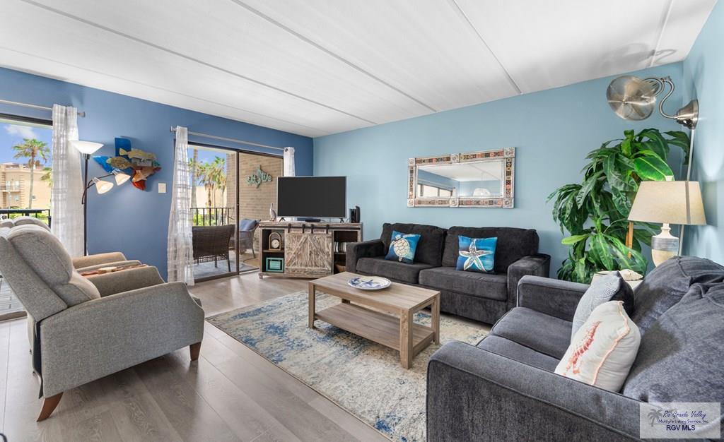 111 E MORNINGSIDE DR. 209